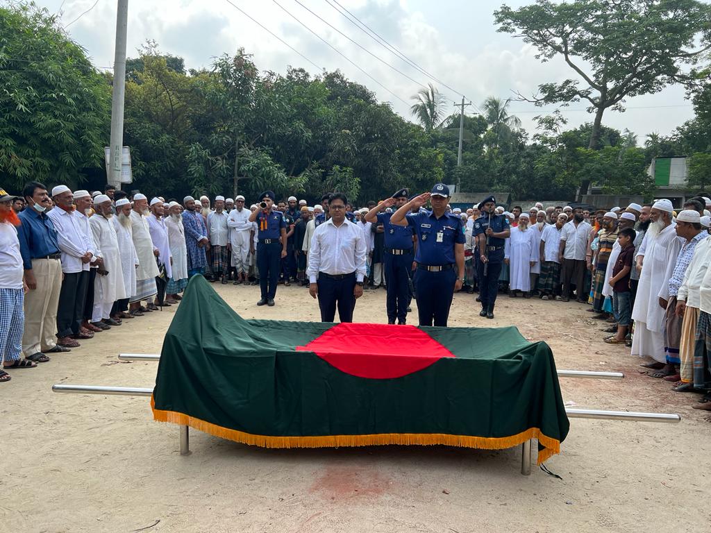 বীর মুক্তিযোদ্ধার মৃত্যুতে সম্মান প্রর্দশন