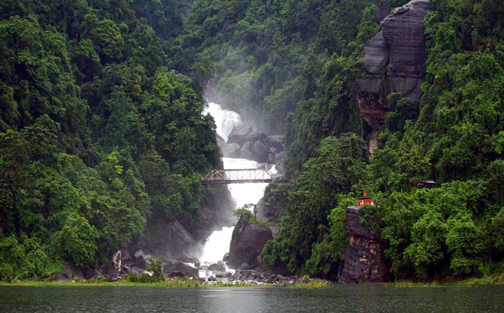 পান্তুমাই ঝর্ণা