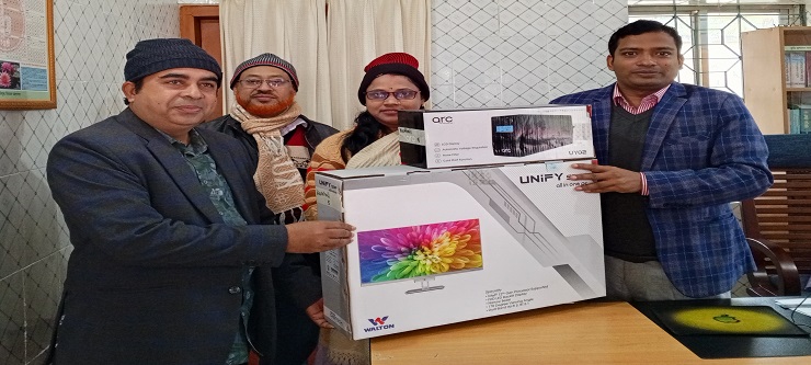 ইউনিয়ন ভূমি অফিসে অল ইন পিসি বিতরন