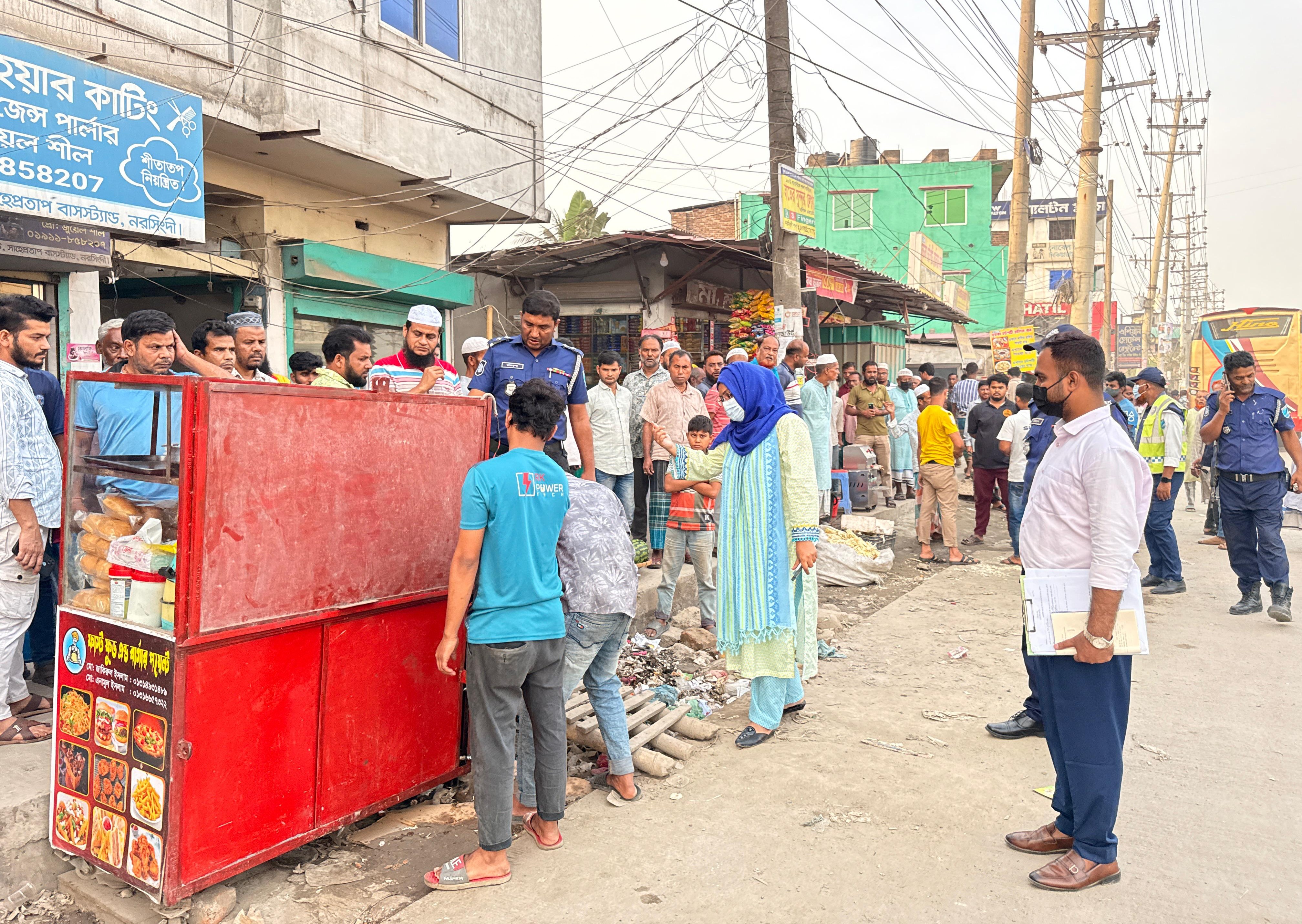 মোবাইল কোর্ট পরিচালনার খন্ডচিত্র