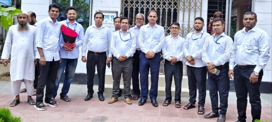 কর্মকর্তা ও কর্মচারী