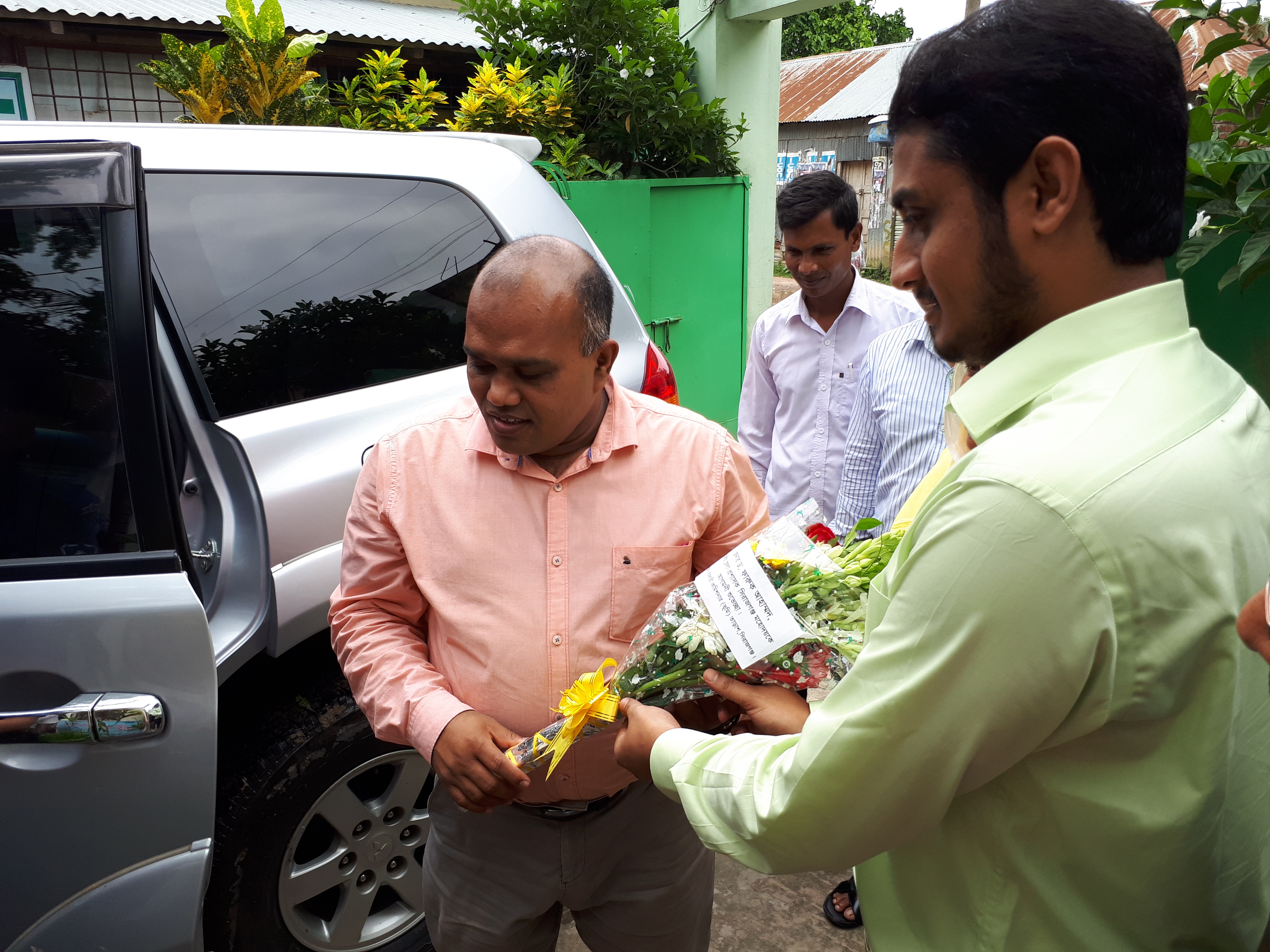 জেলা প্রশাসক মহোদয়ের উপজেলা ভূমি অফিস পরিদর্শন