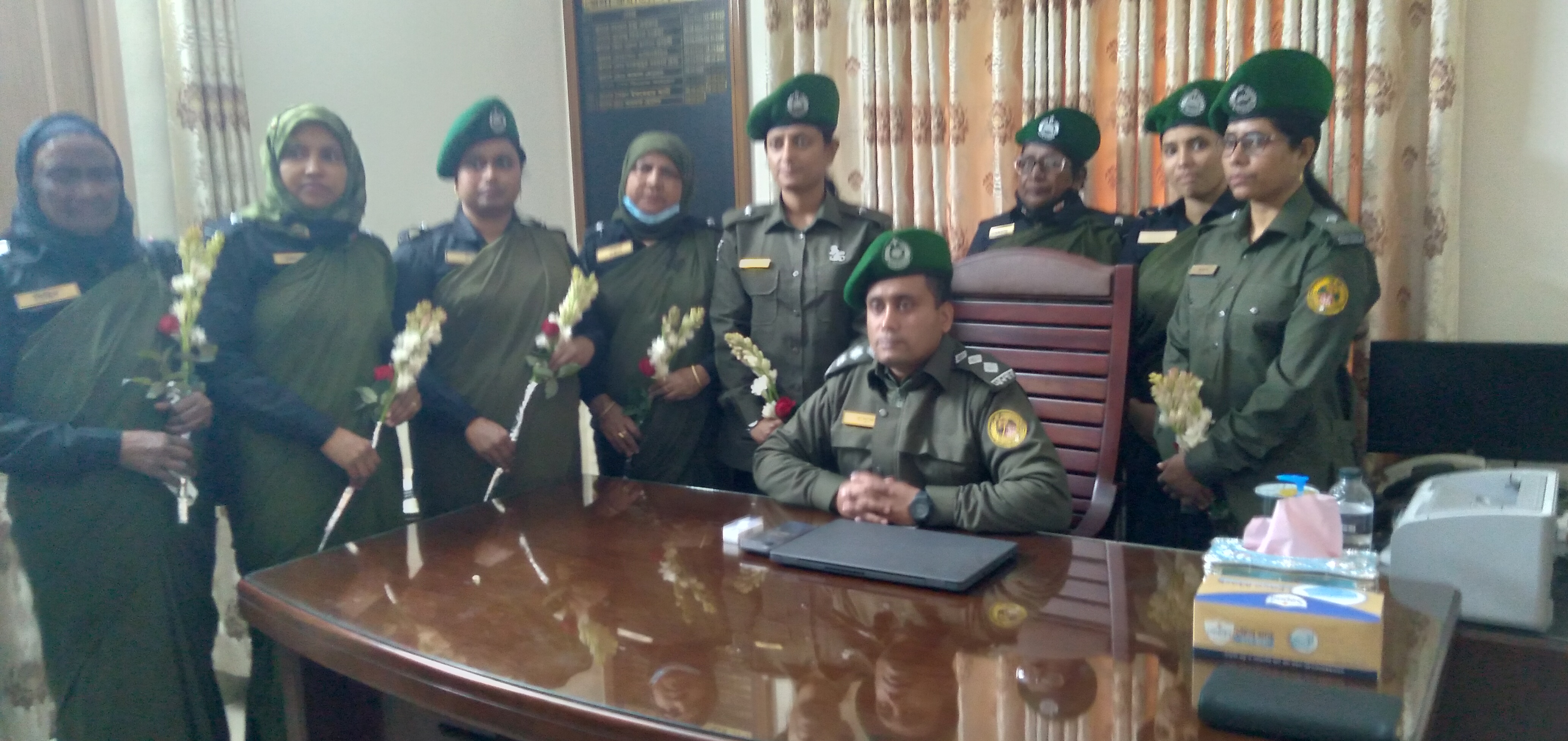 কর্মকর্তাবৃন্দ