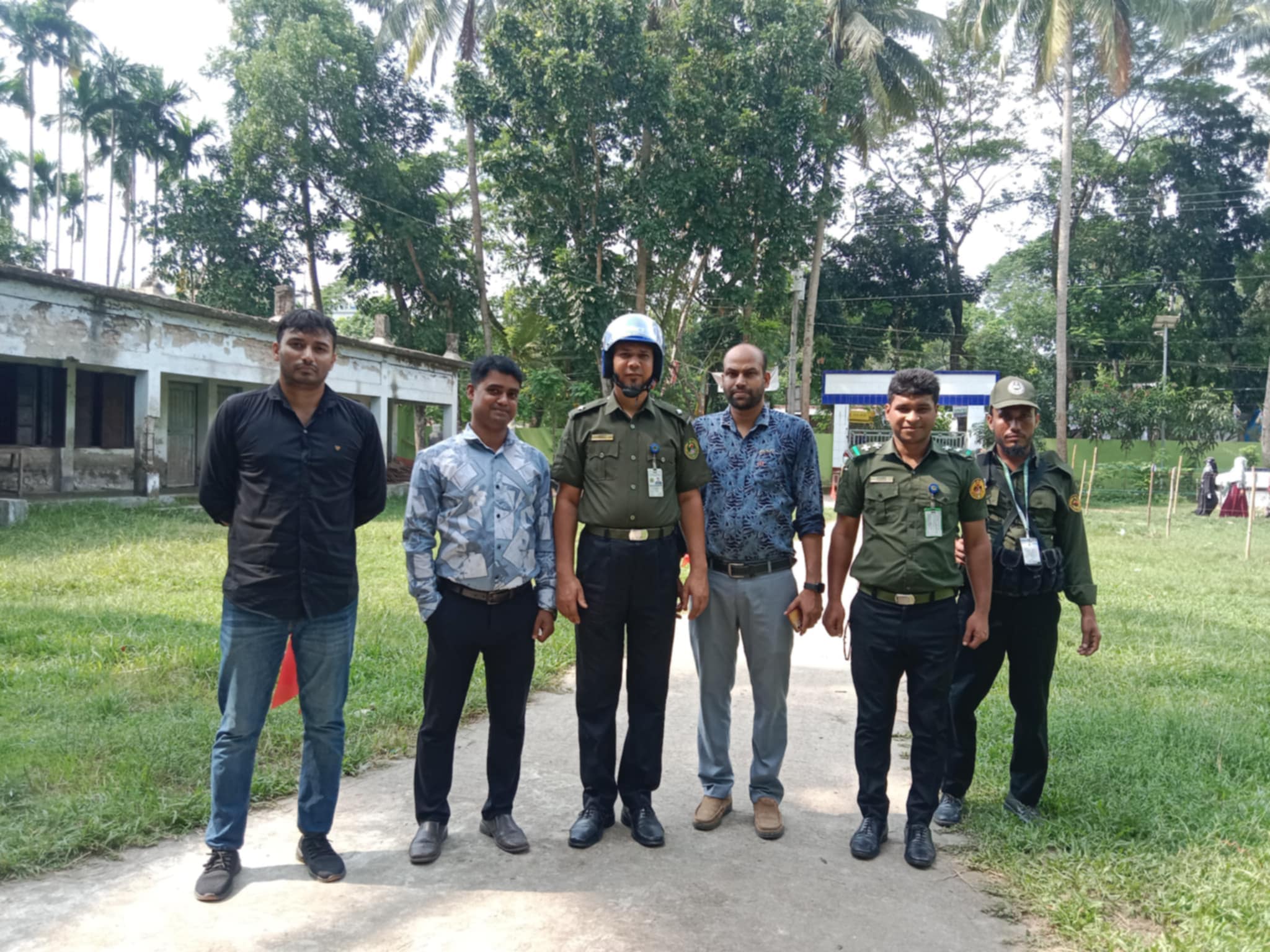 ৬ষ্ঠ উপজেলা পরিষদ নির্বাচনে কেন্দ্র পরিদর্শন