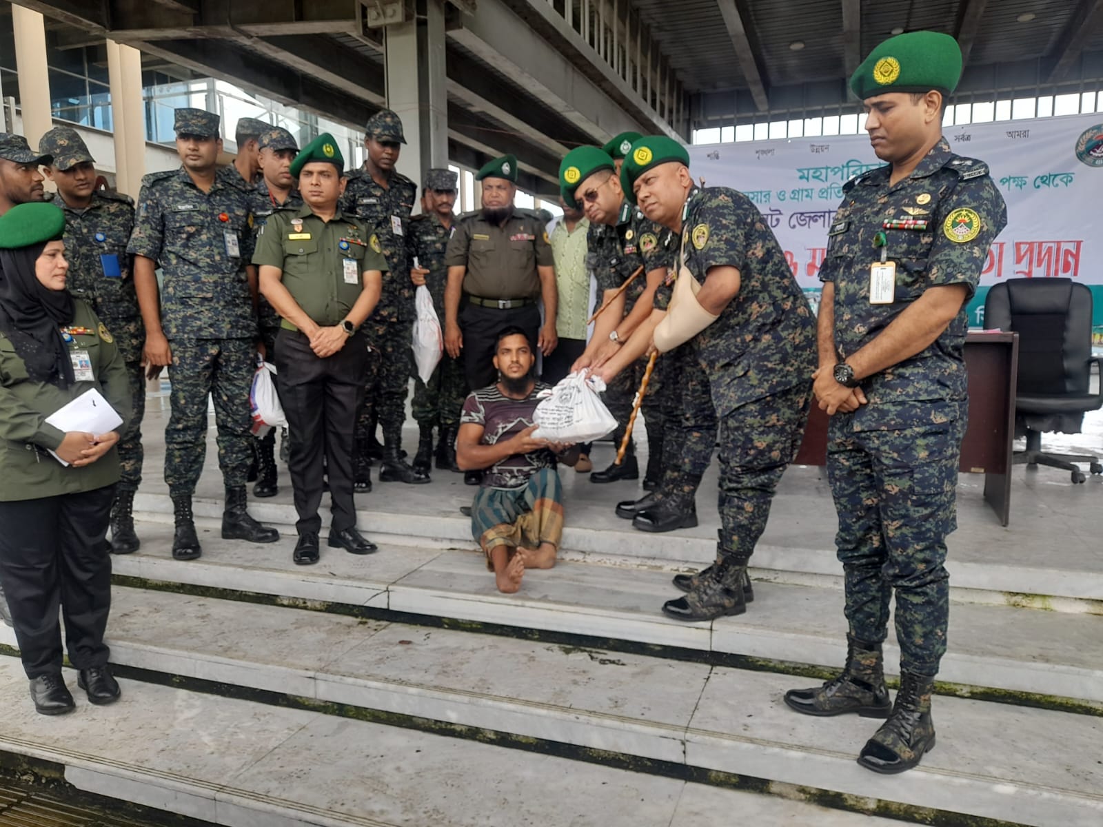 সাম্প্রতিক বন্যা-২০২৪ উপলক্ষে আনসার ও ভিডিপির পক্ষ থেকে ত্রান বিতরন।