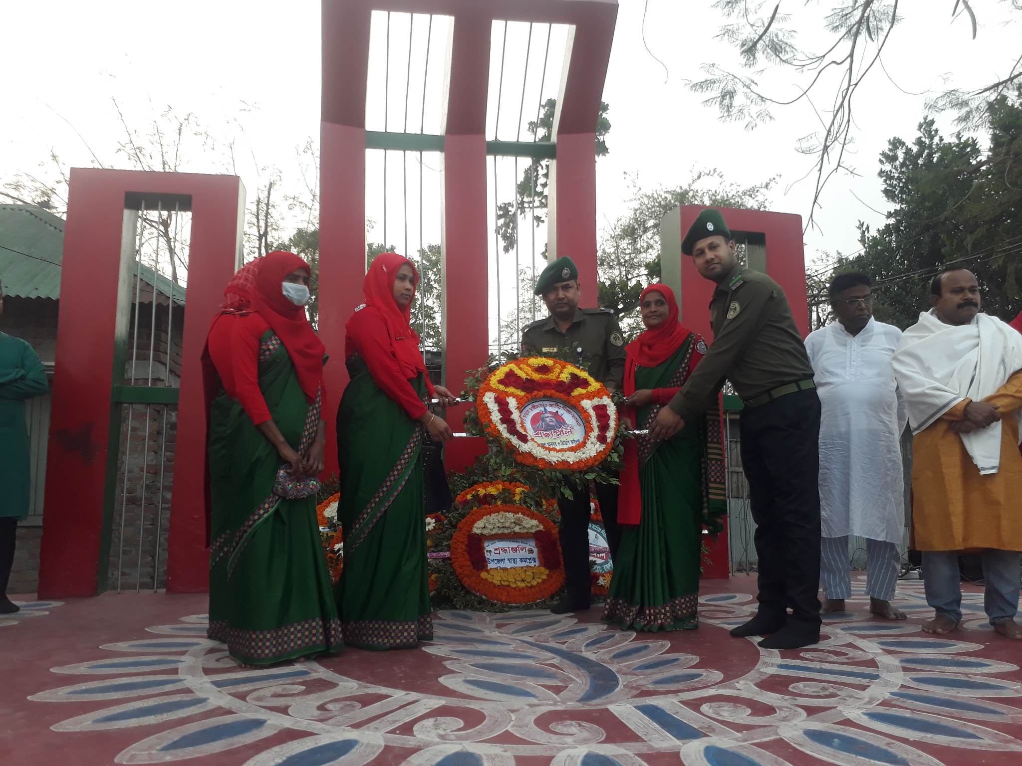 মহান স্বাধীনতা ও জাতীয় দিবস-২০২৩ উপলক্ষে পুষ্পস্তবক অর্পণ