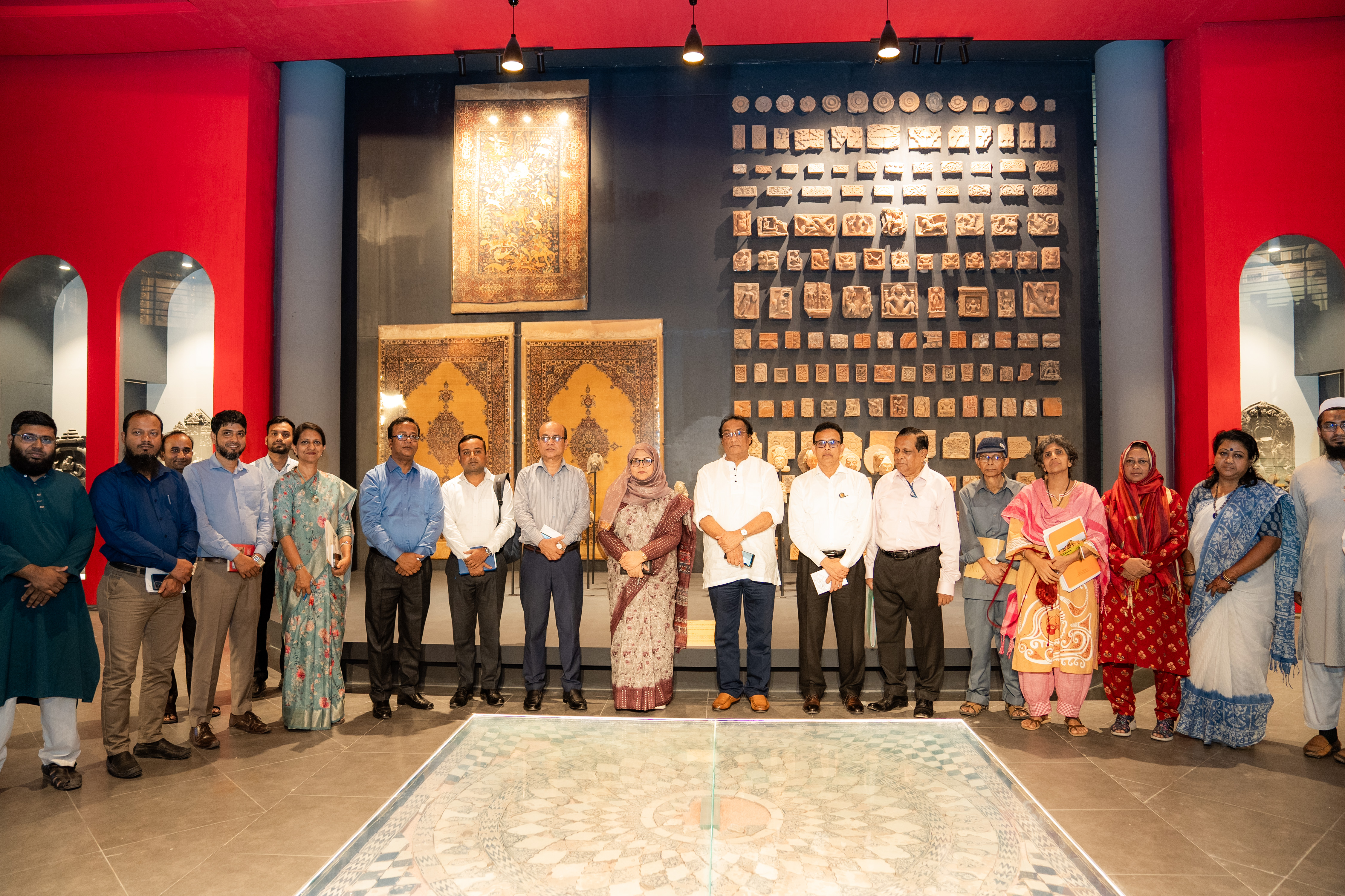 সংস্কৃতি বিষয়ক প্রতিমন্ত্রী জনাব আলী নেওয়াজ মাহমুদ খৈয়ম আগারগাঁও এ অবস্থিত প্রত্নতত্ত্ব অধিদপ্তর এর প্রত্নতাত্ত্বিক জাদুঘর পরিদর্শন করেন ।