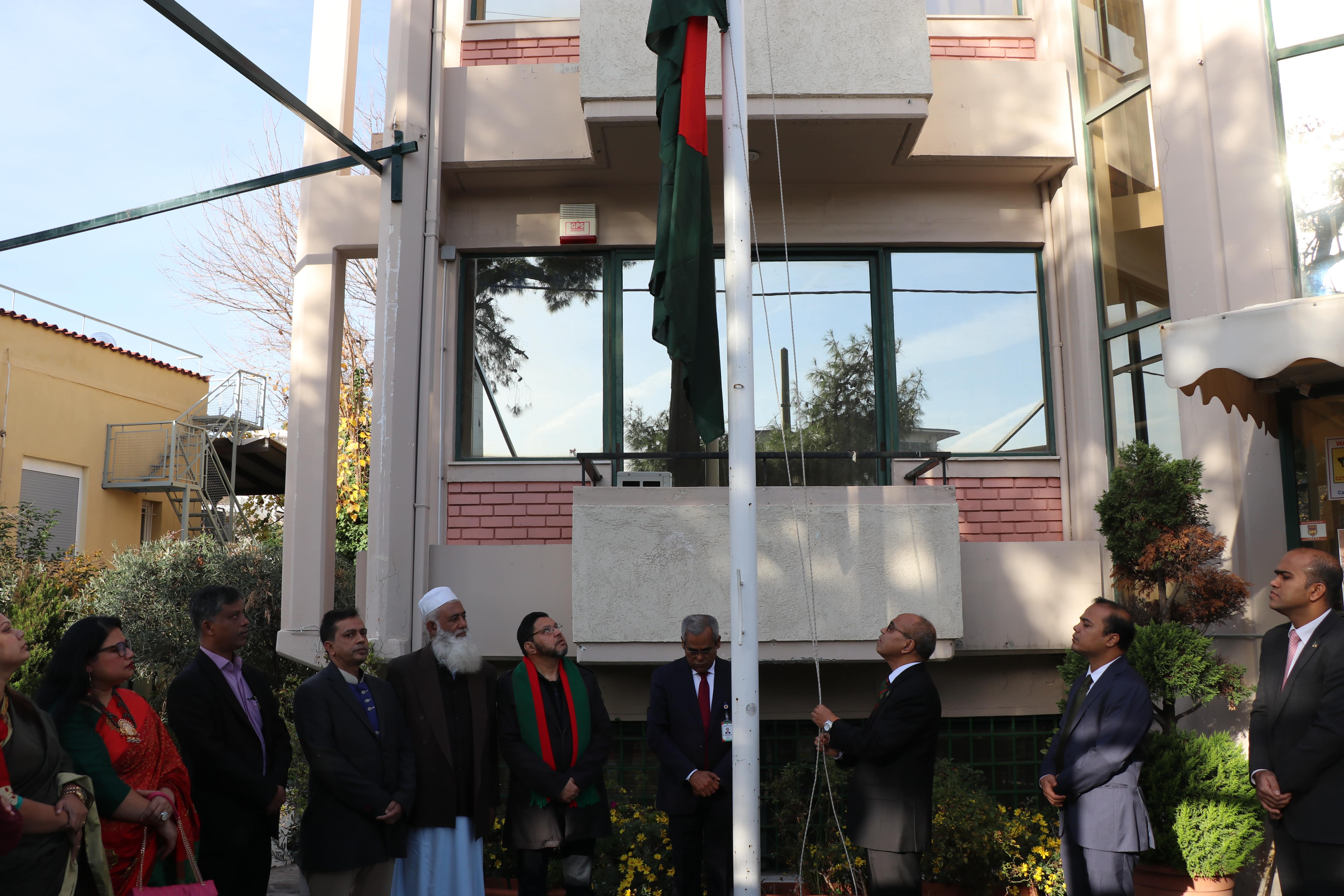 বিপুল উৎসাহ-উদ্দীপনায় গ্রিসে মহান বিজয় দিবস-২০২২ উদ্‌যাপন