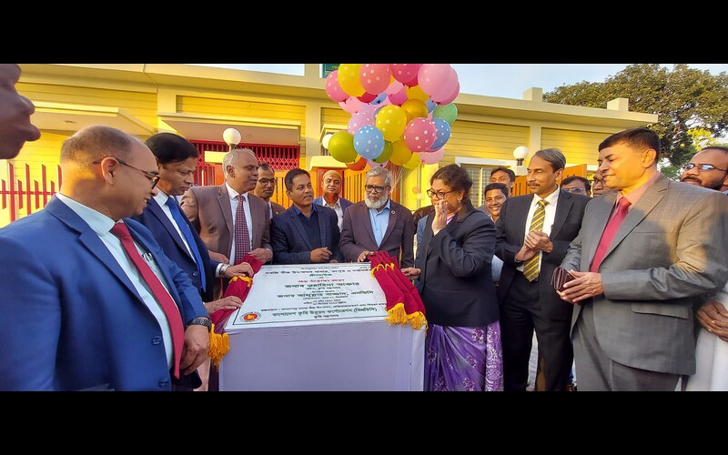 জনাব ওয়াহিদা আক্তার, মাননীয় সচিব, কৃষি মন্ত্রণালয় কর্তৃক বিএডিসি সবজি বীজ উৎপাদন খামার, রংপুরে নবনির্মিত গ্রীনহাউজ এর শুভ উদ্ভোধনের একাংশ