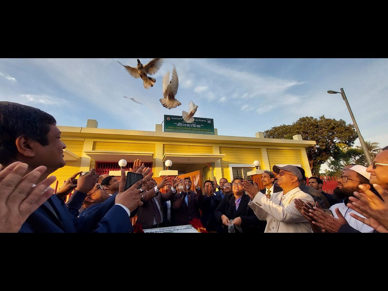 জনাব ওয়াহিদা আক্তার, মাননীয় সচিব, কৃষি মন্ত্রণালয় কর্তৃক বিএডিসি সবজি বীজ উৎপাদন খামার, রংপুরে নবনির্মিত গ্রীনহাউজ এর শুভ উদ্ভোধনের একাংশ