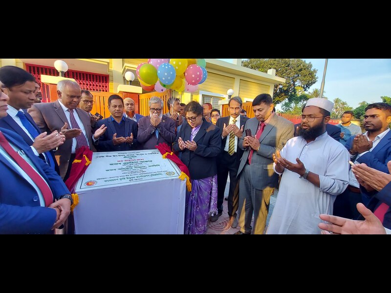 জনাব ওয়াহিদা আক্তার, মাননীয় সচিব, কৃষি মন্ত্রণালয় কর্তৃক বিএডিসি সবজি বীজ উৎপাদন খামার, রংপুরে নবনির্মিত গ্রীনহাউজ এর শুভ উদ্ভোধনের একাংশ