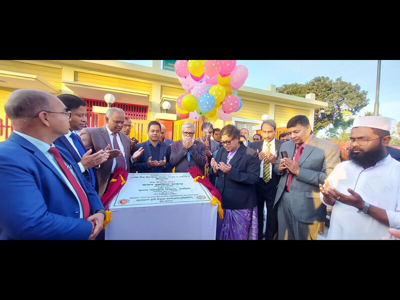 জনাব ওয়াহিদা আক্তার, মাননীয় সচিব, কৃষি মন্ত্রণালয় কর্তৃক বিএডিসি সবজি বীজ উৎপাদন খামার, রংপুরে নবনির্মিত গ্রীনহাউজ এর শুভ উদ্ভোধনের একাংশ