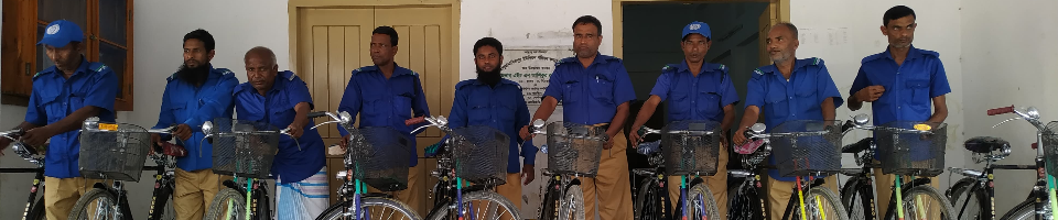 বালুয়া মাসিমপুর ইউনিয়নে গ্রাম পুলিশদের মাঝে সাইকেল বিতরন