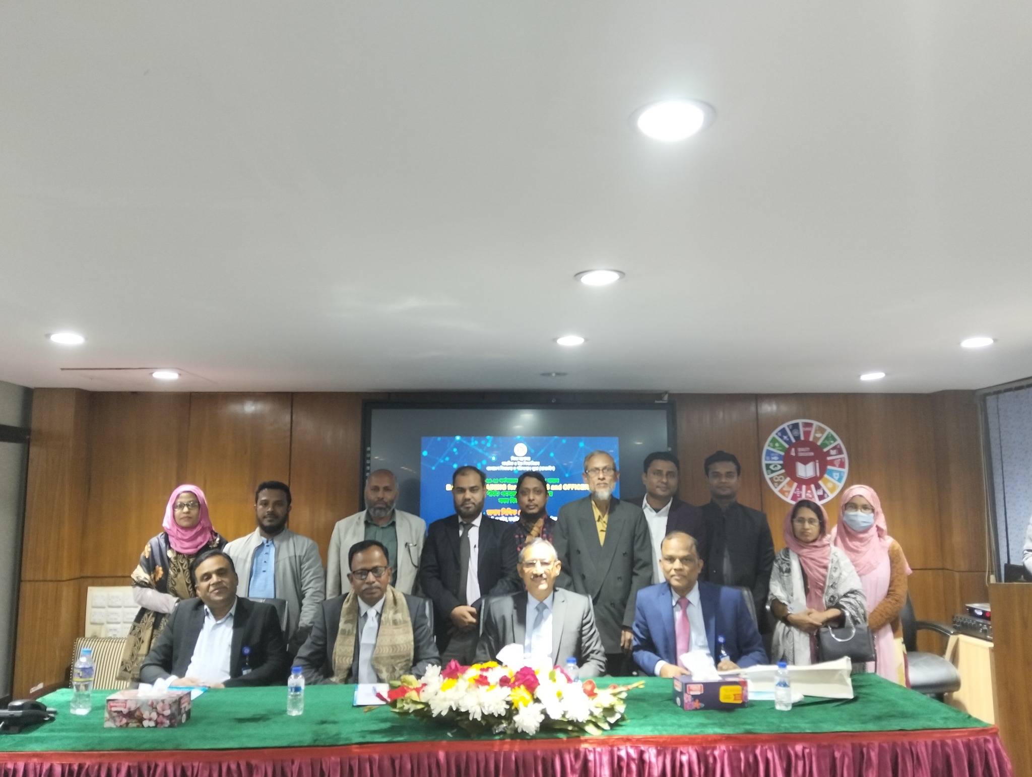 ব্যানবেইস কর্তৃক আয়োজিত Basic ICT Training for Teachers এর ২০২৪-২৫ অর্থ বছর এর ৭ম ব্যাচের সাথে  জনাব সিদ্দিক জোয়াবের, সিনিয়র সচিব, মাধ্যমিক ও উচ্চ শিক্ষা বিভাগ, শিক্ষা মন্ত্রনালয় ও ব্যানবেইস এর মহাপরিচালম জনাব মোঃ মজিবুর রহমান