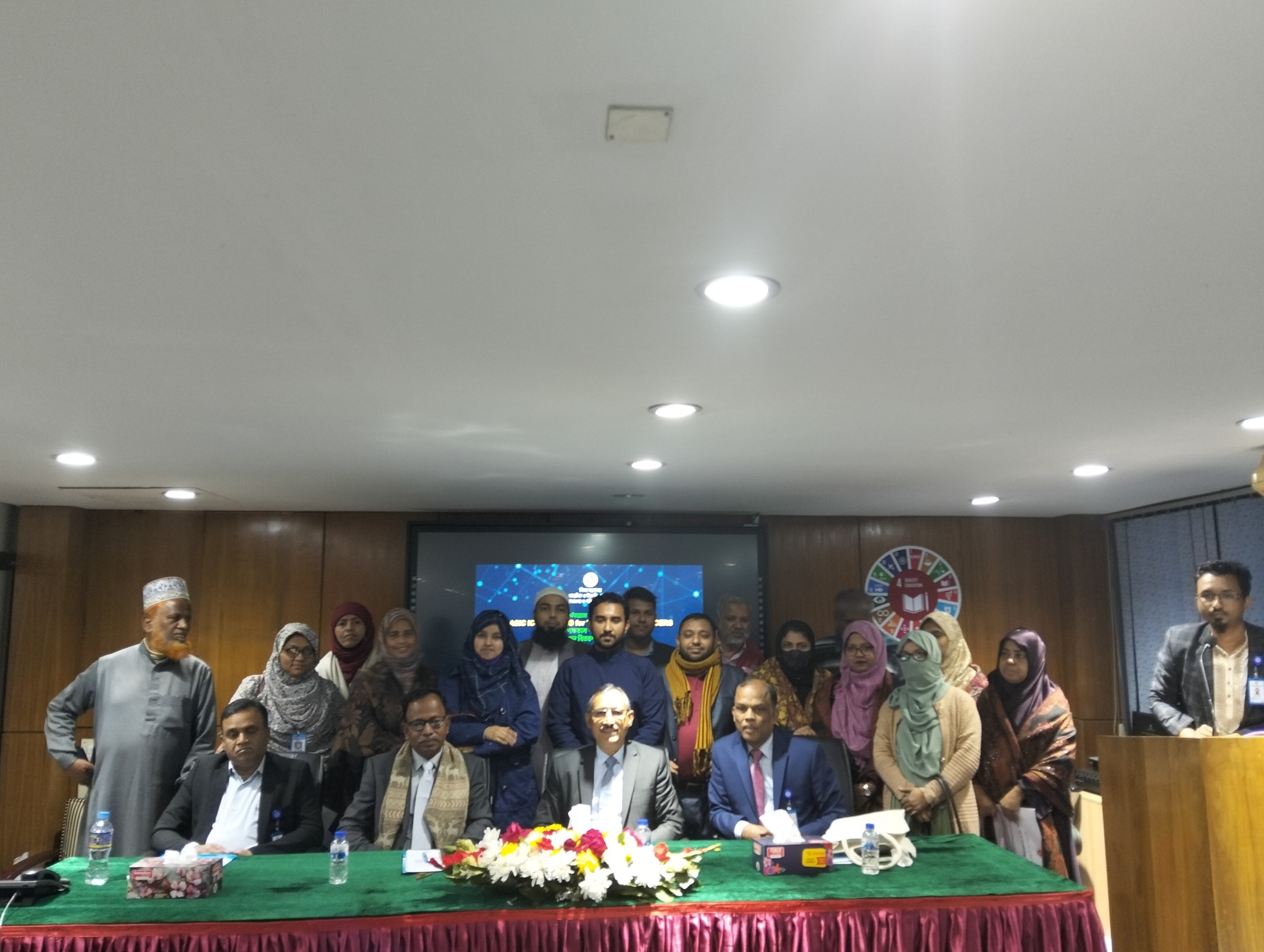 ব্যানবেইস কর্তৃক আয়োজিত Basic ICT Training for Teachers এর ২০২৪-২৫ অর্থ বছর এর ৮ম ব্যাচের সাথে  জনাব সিদ্দিক জোয়াবের, সিনিয়র সচিব, মাধ্যমিক ও উচ্চ শিক্ষা বিভাগ, শিক্ষা মন্ত্রনালয় ও ব্যানবেইস এর মহাপরিচালম জনাব মোঃ মজিবুর রহমান