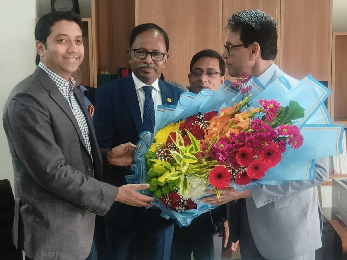 জনাব আ ন ম এহছানুল হক মিলন, মাননীয় মন্ত্রী, শিক্ষা মন্ত্রণালয় এবং জনাব ববি হাজ্জাজ, মাননীয় প্রতিমন্ত্রী মহোদয় এর সাথে ব্যানবেইস এর মহাপরিচালক মহোদয়ের সাক্ষাত