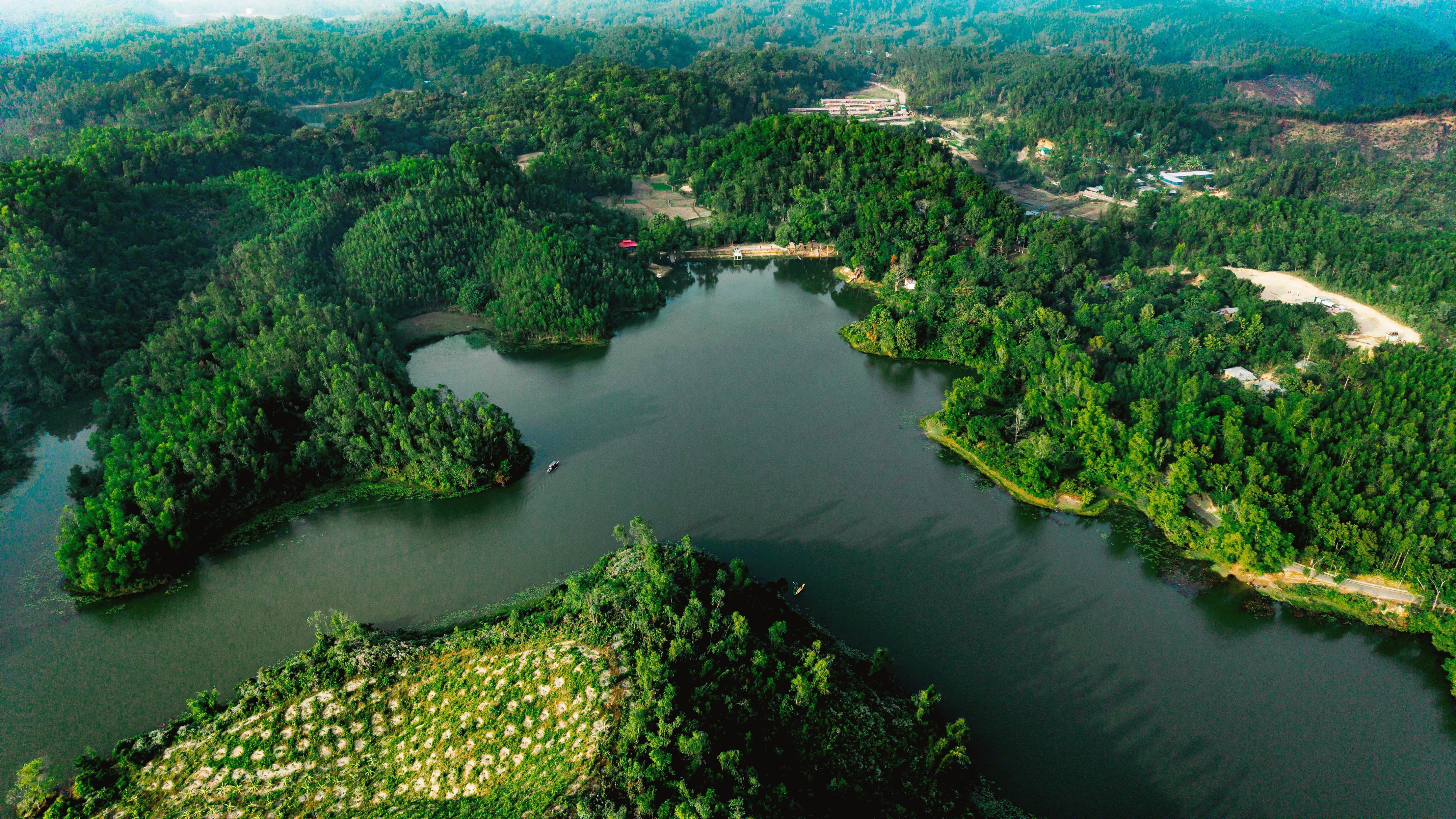 প্রান্তিক লেক পর্যটন কেন্দ্র
