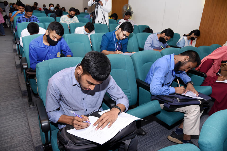 ০১ লা বৈশাখ ১৪২৯ বঙ্গাব্দ, ১৪ এপ্রিল ২০২২ খ্রিস্টাব্দ, বাংলা নববর্ষ উদযাপন উপলক্ষ্যে বাংলাদেশ জাতীয় জাদুঘর শিক্ষার্থীদের নিয়ে একটি বিশেষ কুইজ প্রতিযোগিতা আয়োজন করে