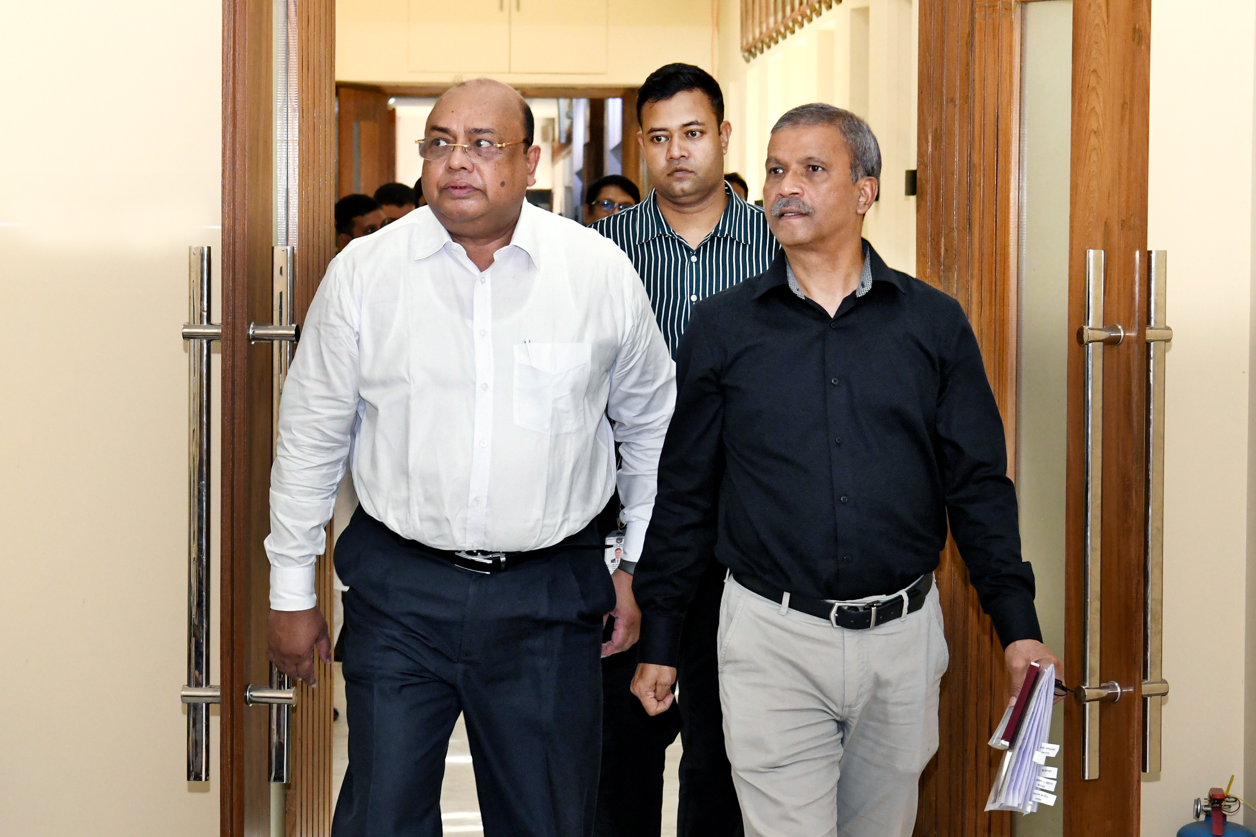 সংস্কৃতি বিষয়ক মন্ত্রণালয়ের মাননীয় উপদেষ্টা ড. আসিফ নজরুল মহোদয় ৩১ আগস্ট ২০২৪ তারিখে বাংলাদেশ জাতীয় জাদুঘরে সংস্কৃতি বিষয়ক মন্ত্রণালয় আয়োজিত মত বিনিময় সভায় সভাপতিত্ব করেন এবং নলিনীকান্ত ভট্টশালী প্রদর্শনী গ্যালারিতে “মায়ের ডাক” আয়োজিত আলোকচিত্র প্রদর্শনী পরিদর্শন করেন।