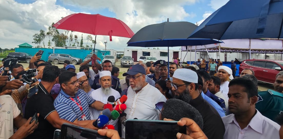 গত ০৪/০৭/২০২৫ তারিখে বিদ্যুৎ, জ্বালানি ও খনিজ সম্পদ মন্ত্রণালয়ের মাননীয় উপদেষ্টা মুহাম্মদ ফাওজুল কবির, জ্বালানি ও খনিজ সম্পদ বিভাগের সচিব মহোদয়, পেট্রোবাংলার চেয়ারম্যান মহোদয় ও বাপেক্সের ব্যবস্থাপনা পরিচালক মহোদয় বাপেক্সের আওতাধীন জামালপুর -১ কূপ স্থাপনা পরিদর্শন করেন