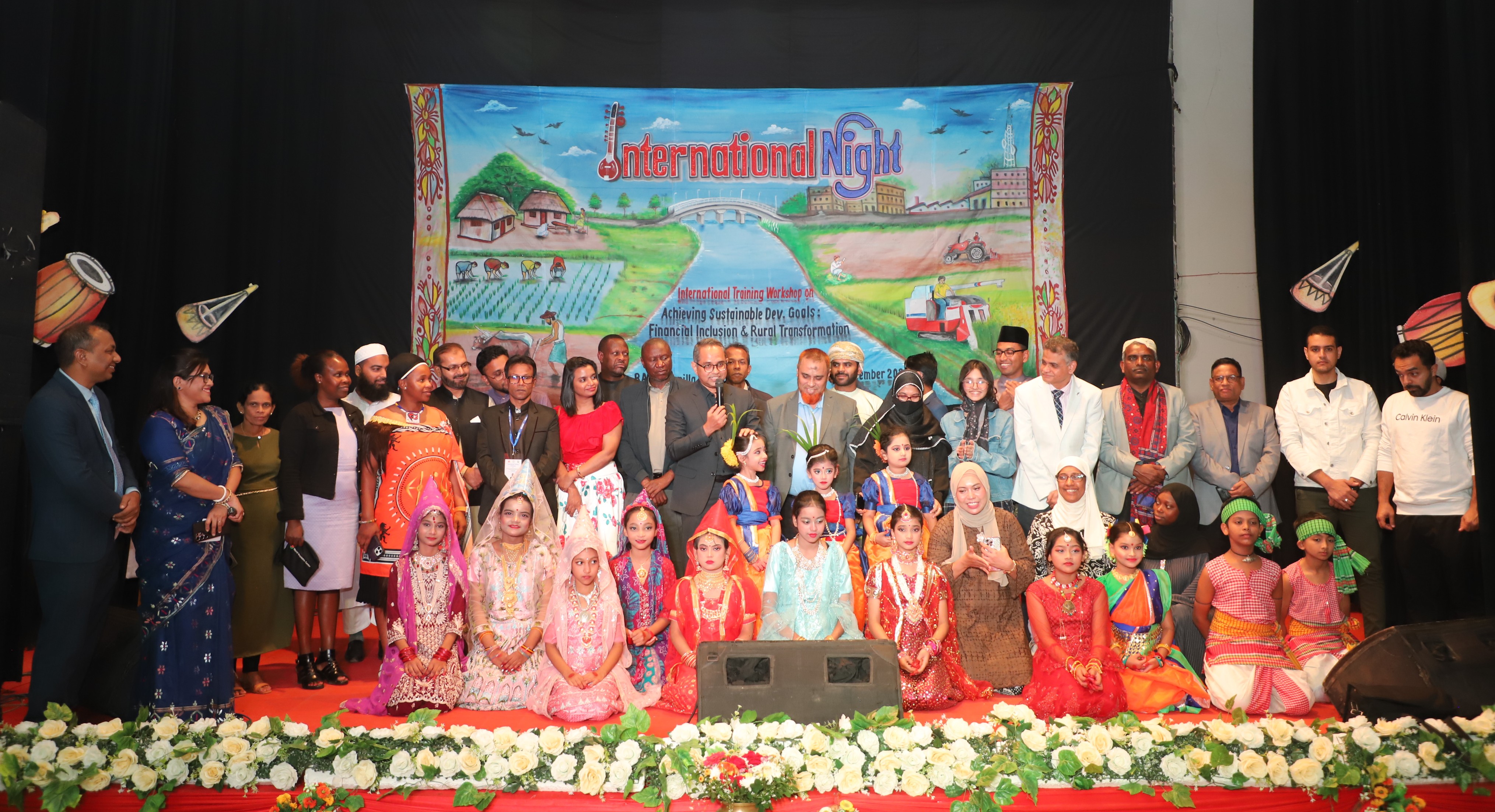 বার্ড-এ “টেকসই উন্নয়ন লক্ষ্য (এসডিজি) অর্জন: আর্থিক অন্তর্ভুক্তি ও গ্রামীণ রূপান্তর” বিষয়ক আন্তর্জাতিক প্রশিক্ষণ কর্মশালার ‘International Night' উদযাপন