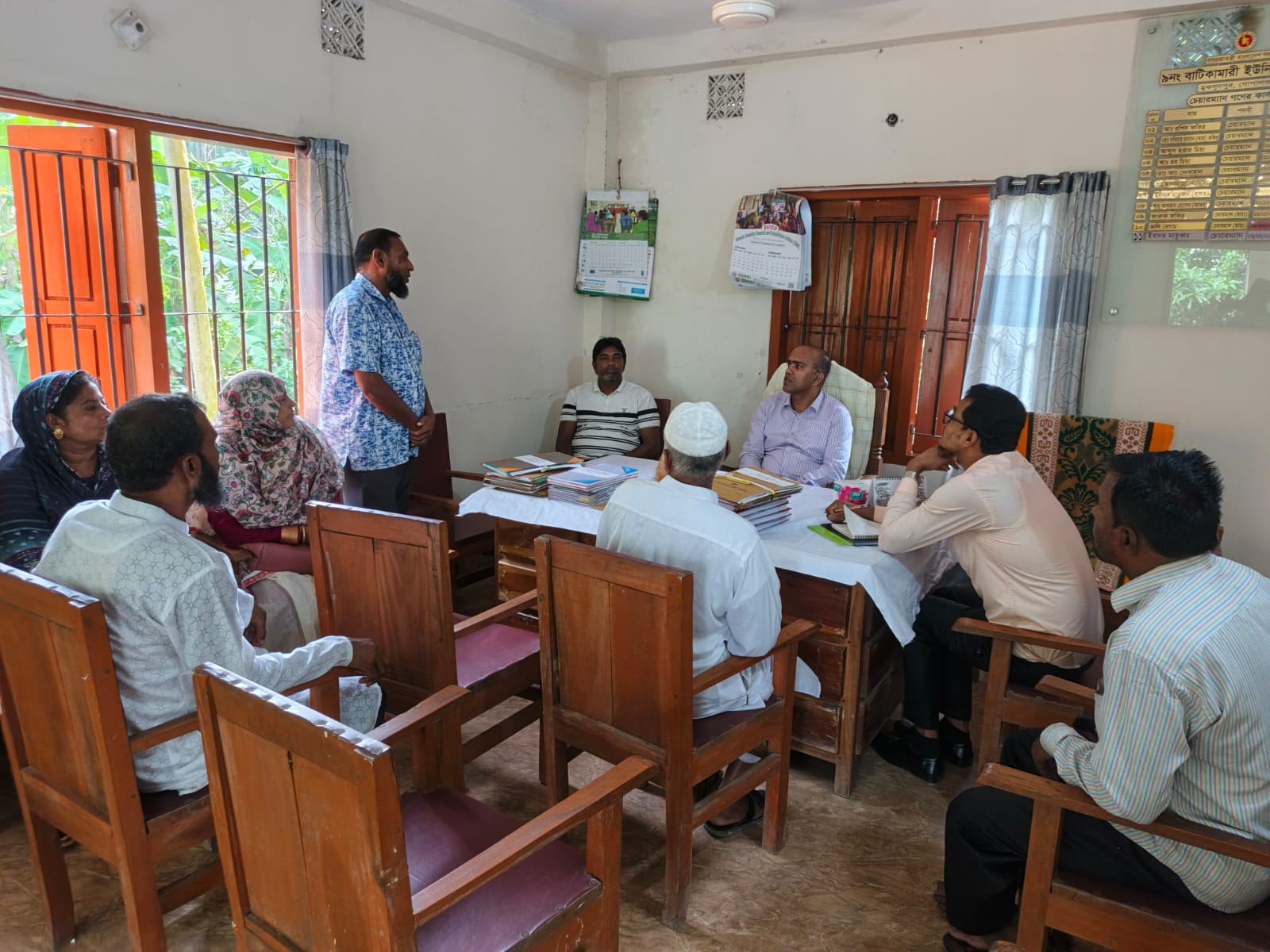 জনাব বিশ্বজিত কুমার পাল, উপপরিচালক (উপসচিব), স্থানীয় সরকার, গোপালগঞ্জ, ০৮/১০/২০২৫ ইং তারিখে ০৯নং বাটিকামারী ইউনিয়ন পরিষদ পরিদর্শন কালে।