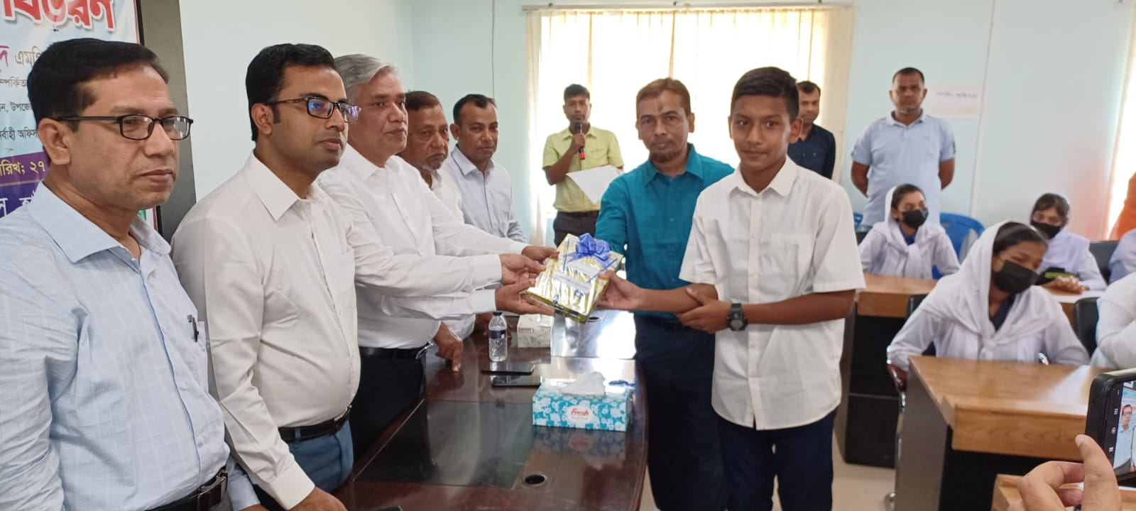 Mobile Tablet distribution which is uses population census amongest the students