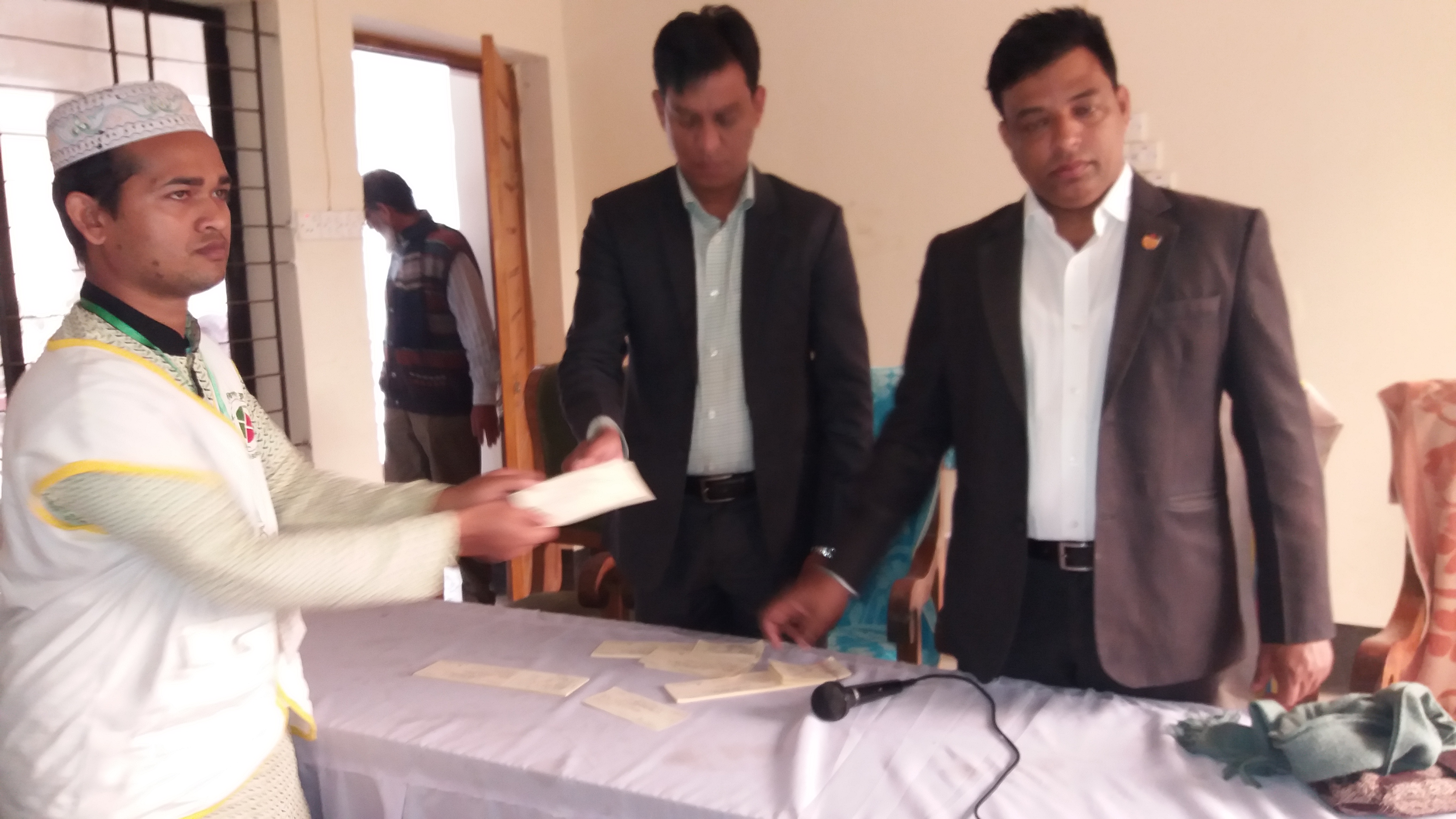 খানা তথ্য ভান্ডার শুমারীর চেক বিতরণ