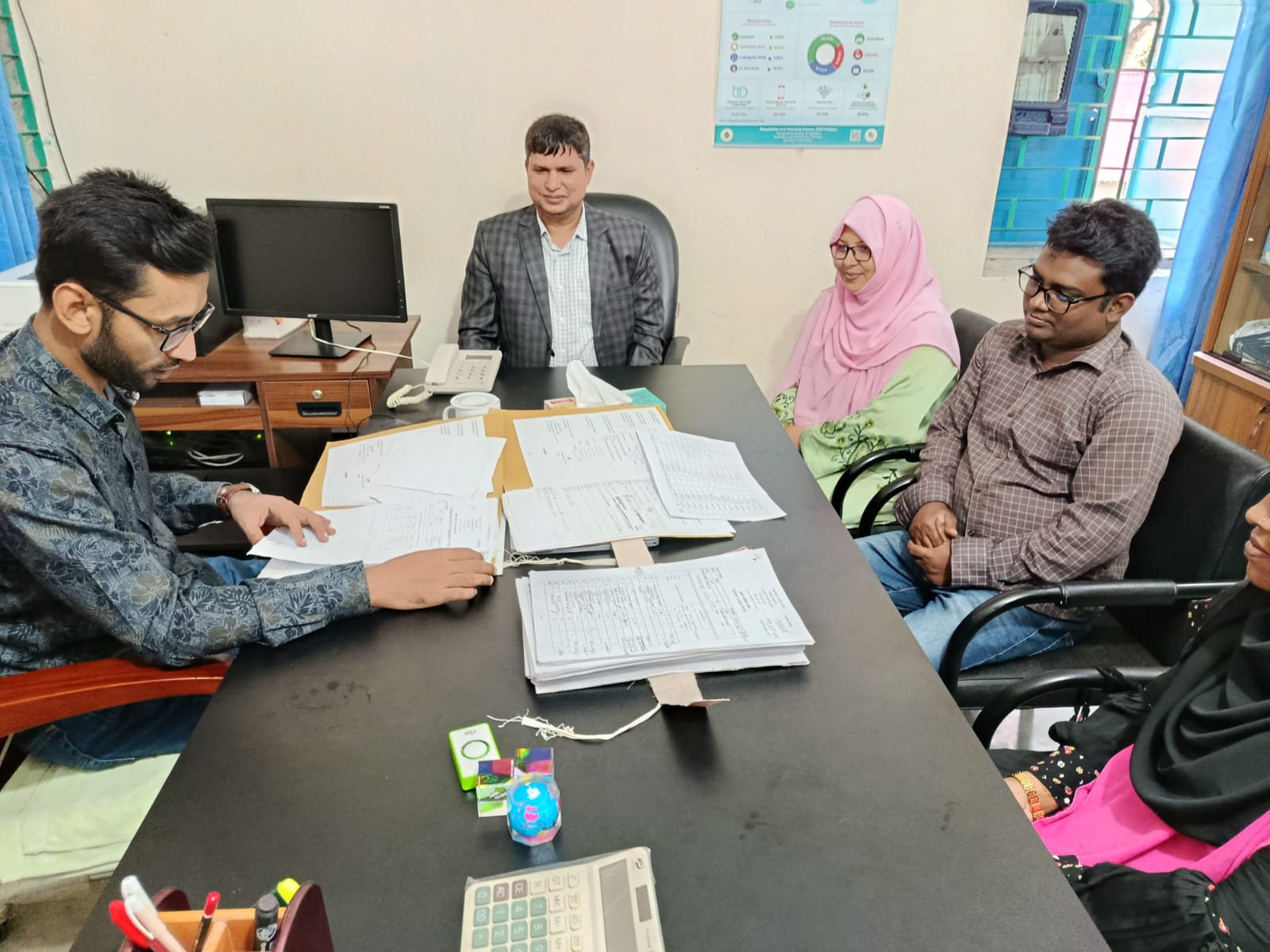 আমন ফসলের নমুনা কর্তনের কিছু ‍স্থির চিত্র