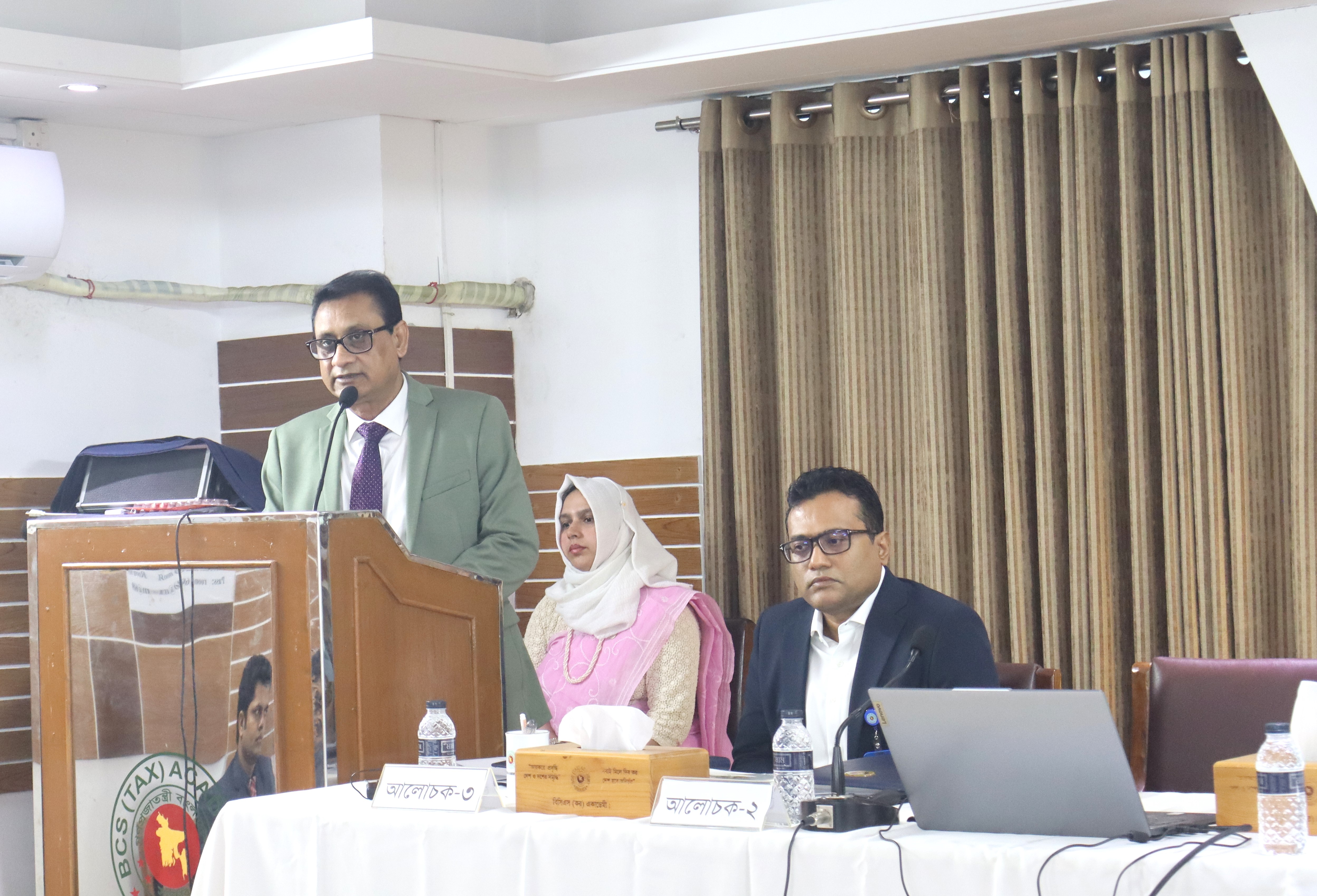 ১১ নভেম্বর ২০২৫ তারিখে বিসিএস (কর) একাডেমি কর্তৃক আয়োজিত ইকোনোমিক রিপোর্টার্স ফোরাম (ইআরএফ) এর সদস্যদের অংশগ্রহণে “আয়কর আইন, ২০২৩ এবং ই-রিটার্ন” বিষয়ক দিনব্যাপী কর্মশালা অনুষ্ঠিত হয়। উক্ত কর্মশালায় মূখ্য আলোচক ছিলেন জাতীয় রাজস্ব বোর্ডের সম্মানিত সদস্য (কর প্রশাসন ও মানবসম্পদ ব্যবস্থাপনা) জনাব জি এম আবুল কালাম কায়কোবাদ।