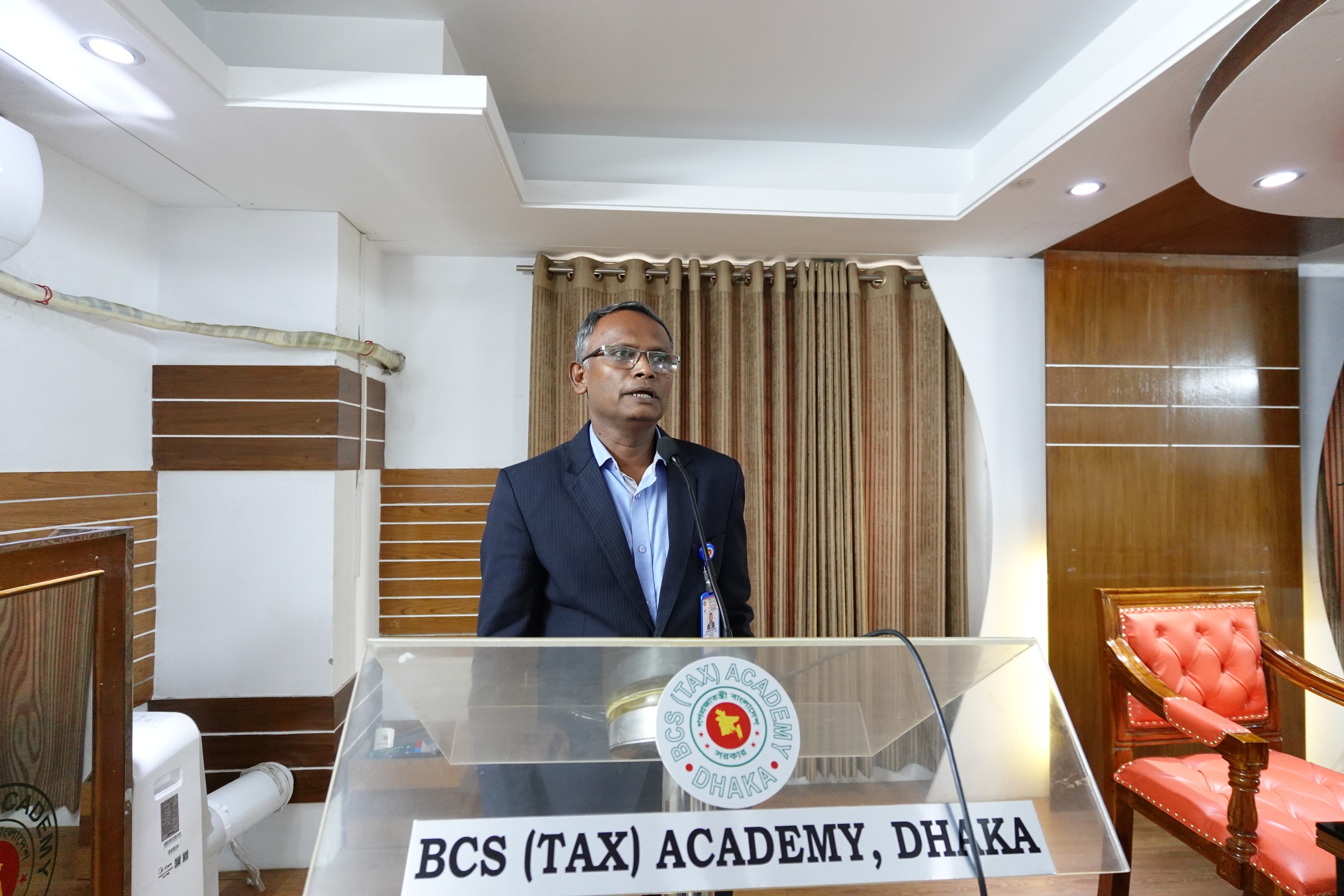 অদ্য ০৭ মে, ২০২৬ খ্রিস্টাব্দে বিসিএস (কর) একাডেমিতে কর পরিদর্শক ও সহকারী রেজিস্ট্রারগণের বিভাগীয় বুনিয়াদি প্রশিক্ষণ কোর্স (SFC-1, IFC 8 & IFC 9 ) এ