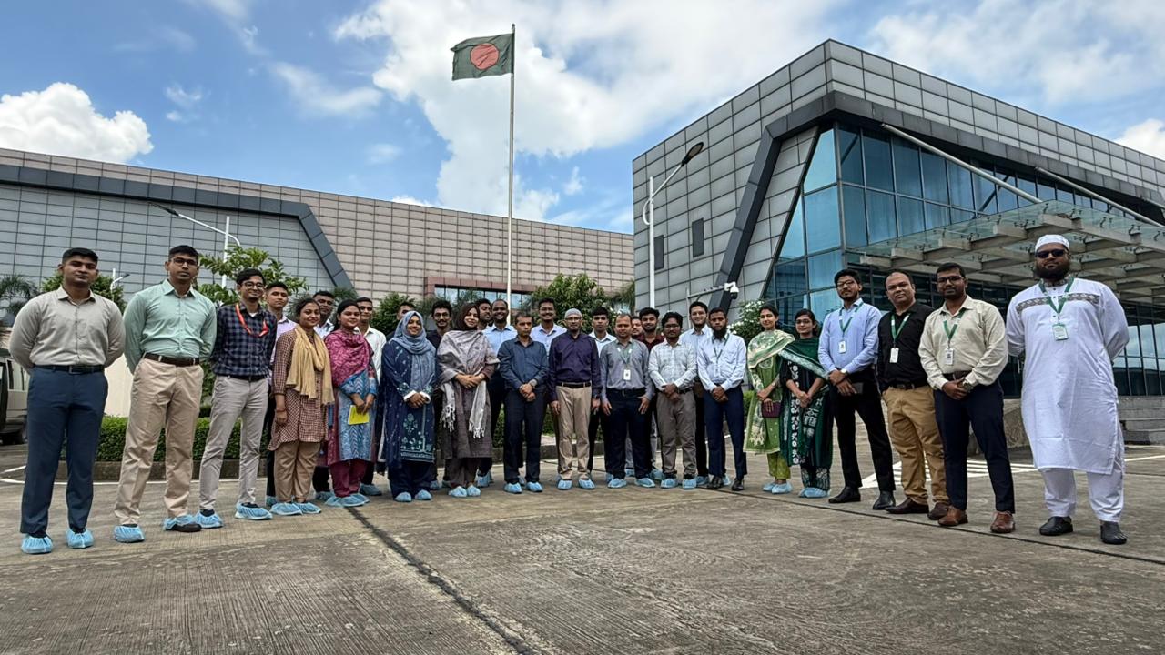 জুলাই গণঅভ্যুথান দিবস উদ্‌যাপন উপলক্ষ্যে ‘Bridging Campus to Cloud’ উদ্যোগের আওতায় এমআইএসটি শিক্ষার্থীদের বিডিসিসিএল ফোর টায়ার জাতীয় ডাটা সেন্টার পরিদর্শন