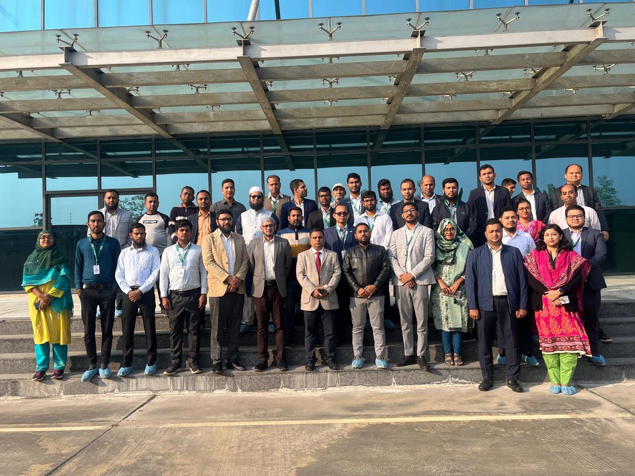 বিডিসিসিএল পরিদর্শনে উপস্থিত ছিলেন বিডিসিসিএল এর ব্যবস্থাপনা পরিচালক জনাব মোঃ তৌফিক আল মাহমুদ মহোদয়