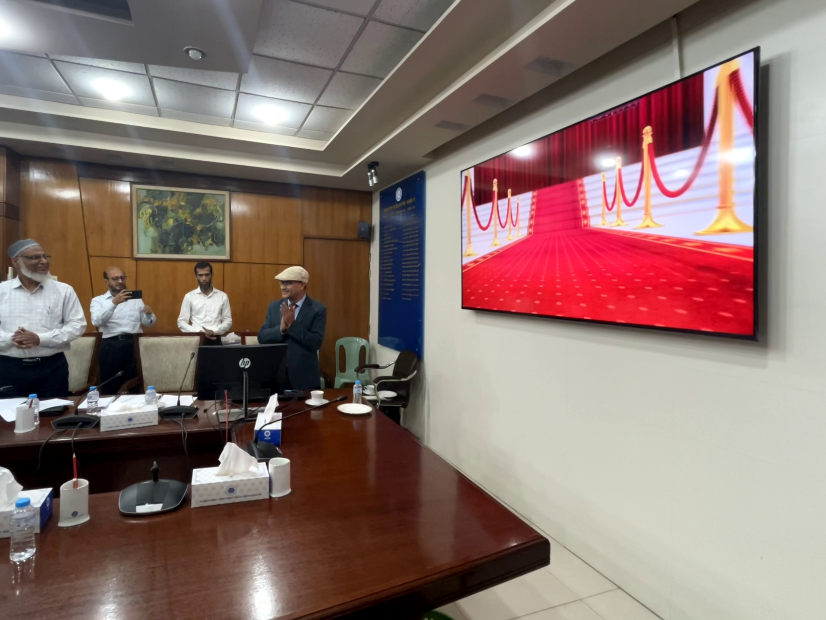কোম্পানি ওয়েবসাইট উদ্বোধন করছেন মাননীয় চেয়ারম্যান জনাব নিরঞ্জন দেবনাথ