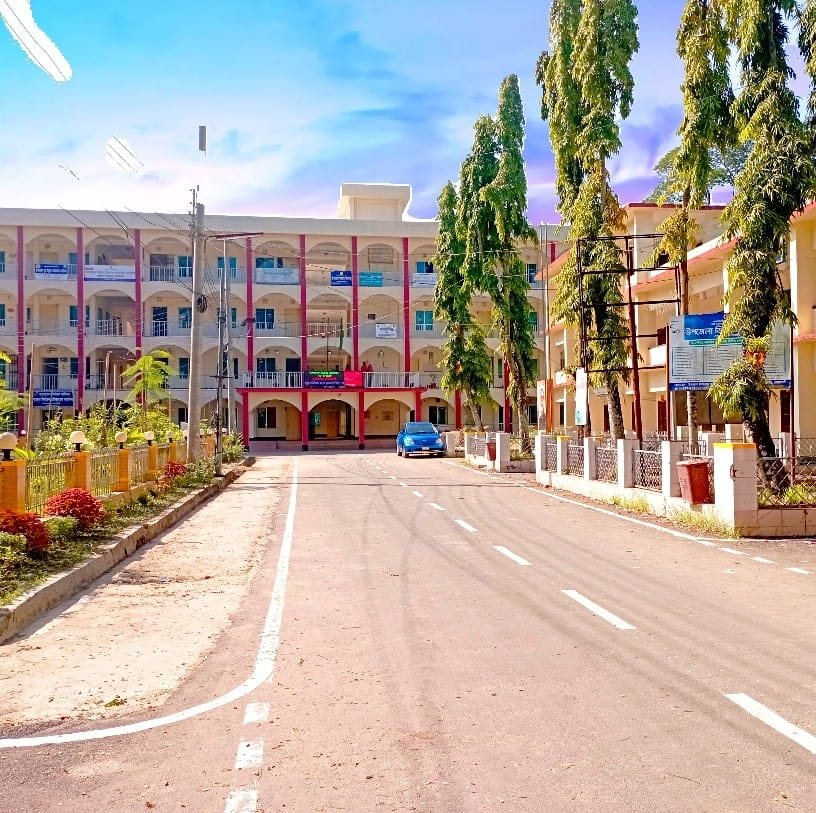 উপজেলা পরিষদ ভবন ১