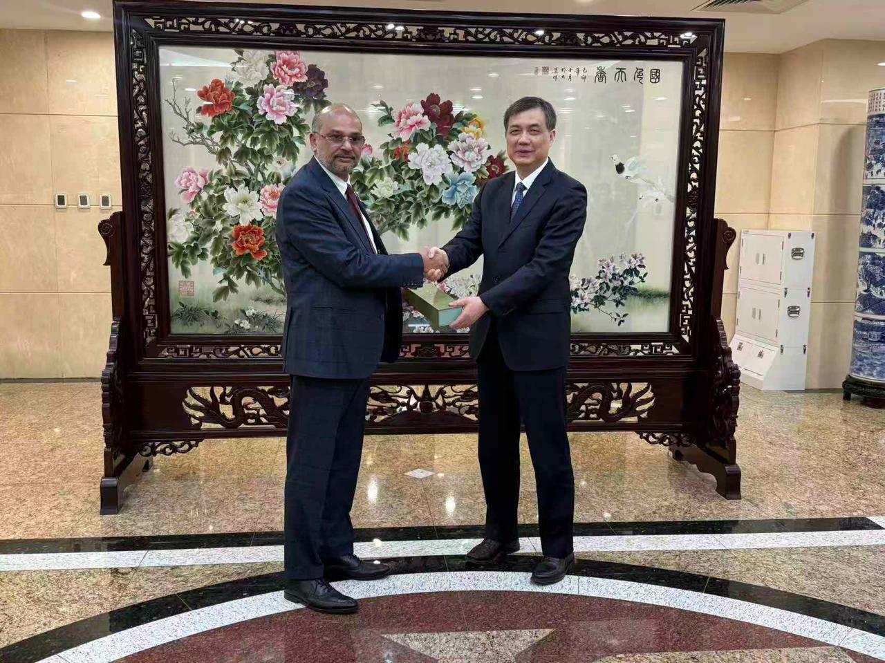 Visit of Hon’ble Adviser to the Prime Minister on Finance and Planning to China