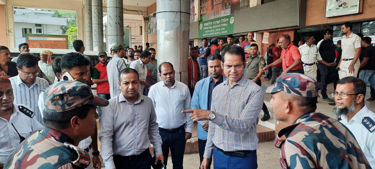বেনাপোল আইসিপি পরিদর্শনকালে কমিশনার মহোদয়