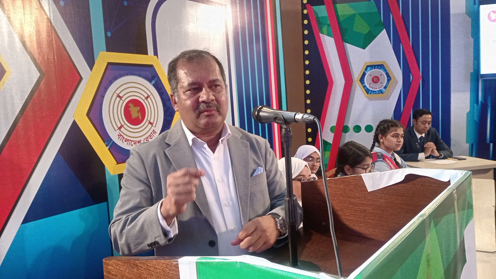 বাংলাদেশ বেতার কর্তৃক আয়োজিত "বেতার বিতর্ক প্রতিযোগিতা -২০২৬ " এর উদ্বোধন অনুষ্ঠানে মাননীয় তথ্য ও সম্প্রচার মন্ত্রী জনাব জহির উদ্দিন স্বপন এমপি মহোদয়।