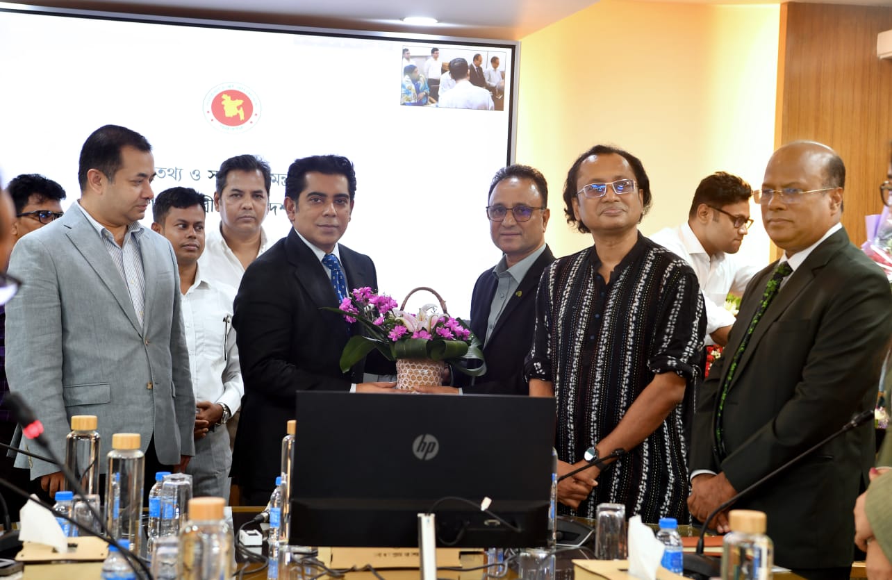 নবনিযুক্ত তথ্য ও সম্প্রচার মন্ত্রী মহোদয়কে বাংলাদেশ ফিল্ম আর্কাইভের ফুলেল শুভেচ্ছা (২৩ আগষ্ট ২০২৬)