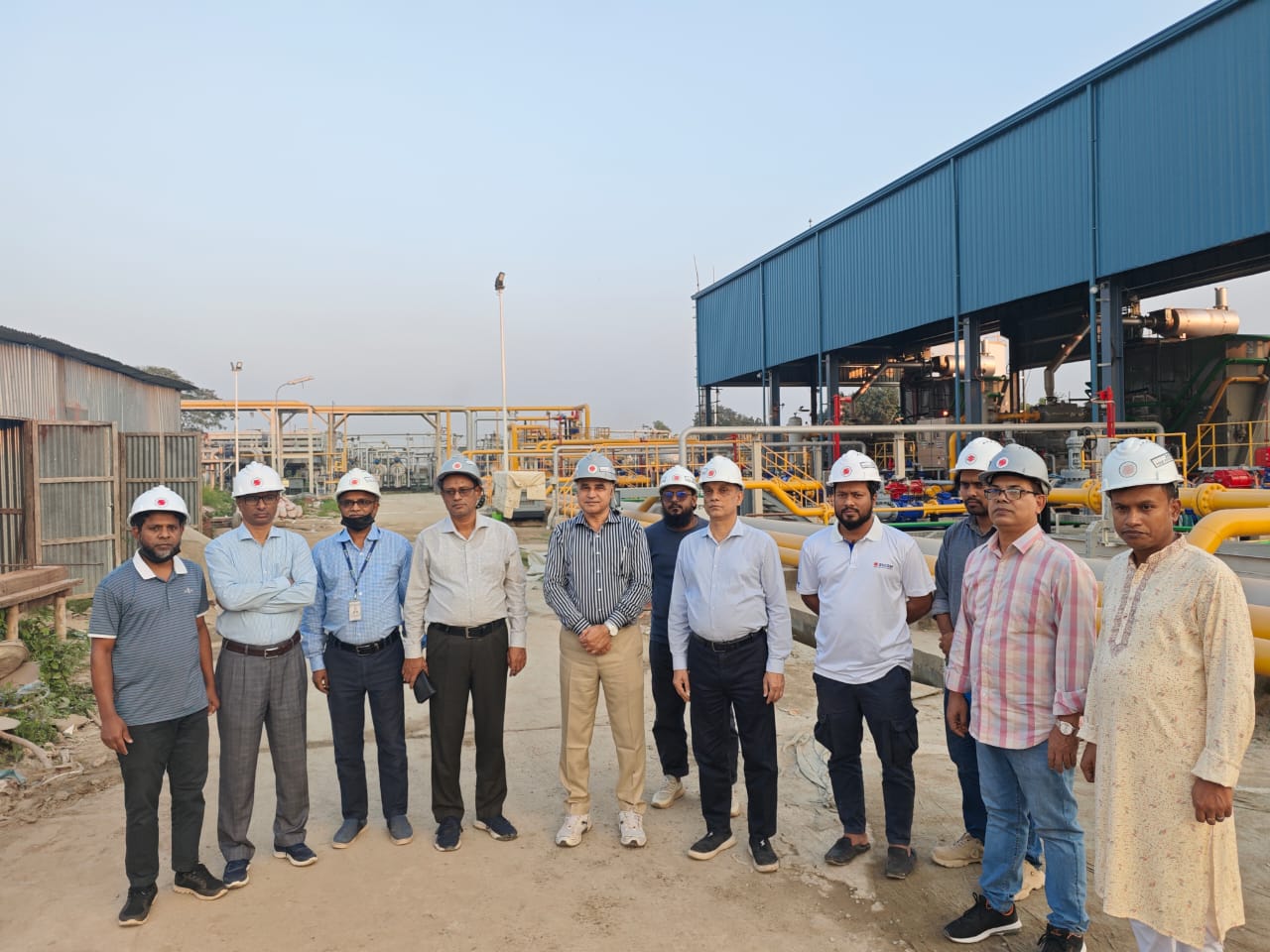 বিজিএফসিএল-এর কম্প্রেসার সাইট-ই এবং জি পেট্রোবাংলার পরিচালক (অপারেশন) মহোদয় পরিদর্শন করেন। জিএম (অপারেশন), জিএম (পিডি), সিএস, জিএম (টিএস), পিডি (কম্প্রেসার-ই এবং জি) এবং আরও অনেকে উপস্থিত ছিলেন।