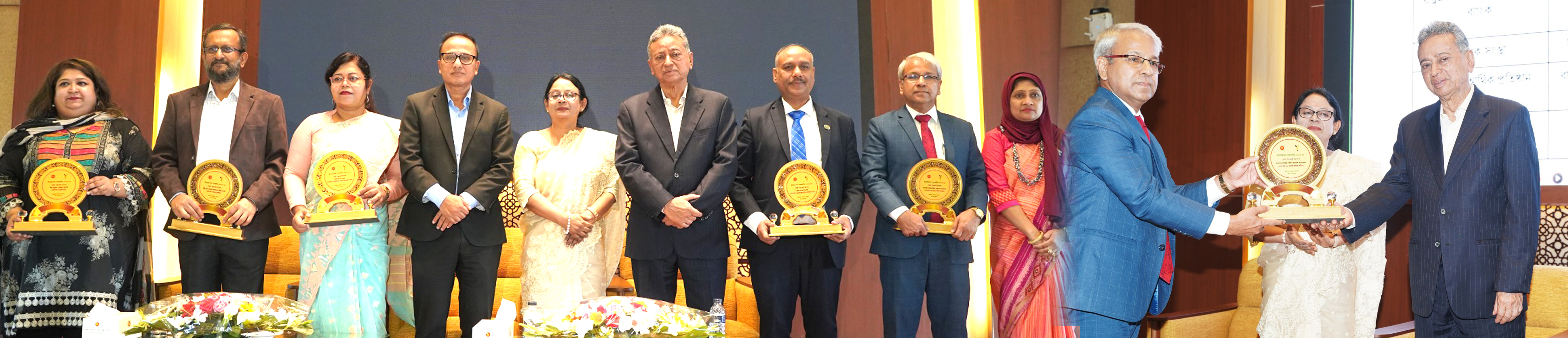 শ্রেষ্ঠ ইনোভেশন স্বীকৃতি ও ক্রেস্ট অর্জন