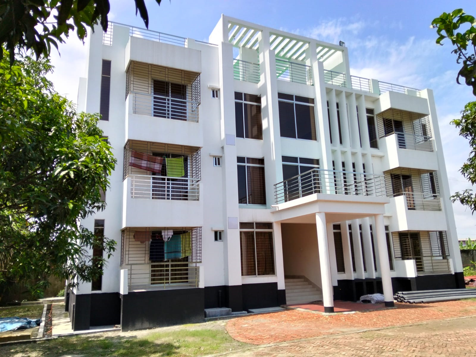 রেস্ট হাউজ
