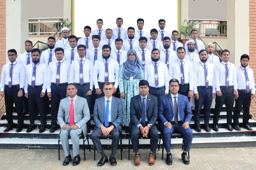 বিয়াম ফাউন্ডেশন এর সম্মানিত মহাপরিচালক জনাব মোঃ মাহবুব-উল-আলম ও অনুষদ সদস্যবৃন্দের সাথে ৮ম বিভাগীয় বুনিয়াদি প্রশিক্ষণ কোর্স (রাজউক) এর প্রশিক্ষণার্থীবৃন্দ।