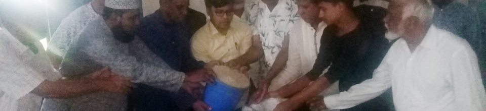 বন্যায় ক্ষতিগ্রস্তদের চাল বিতরণ ২০১৭