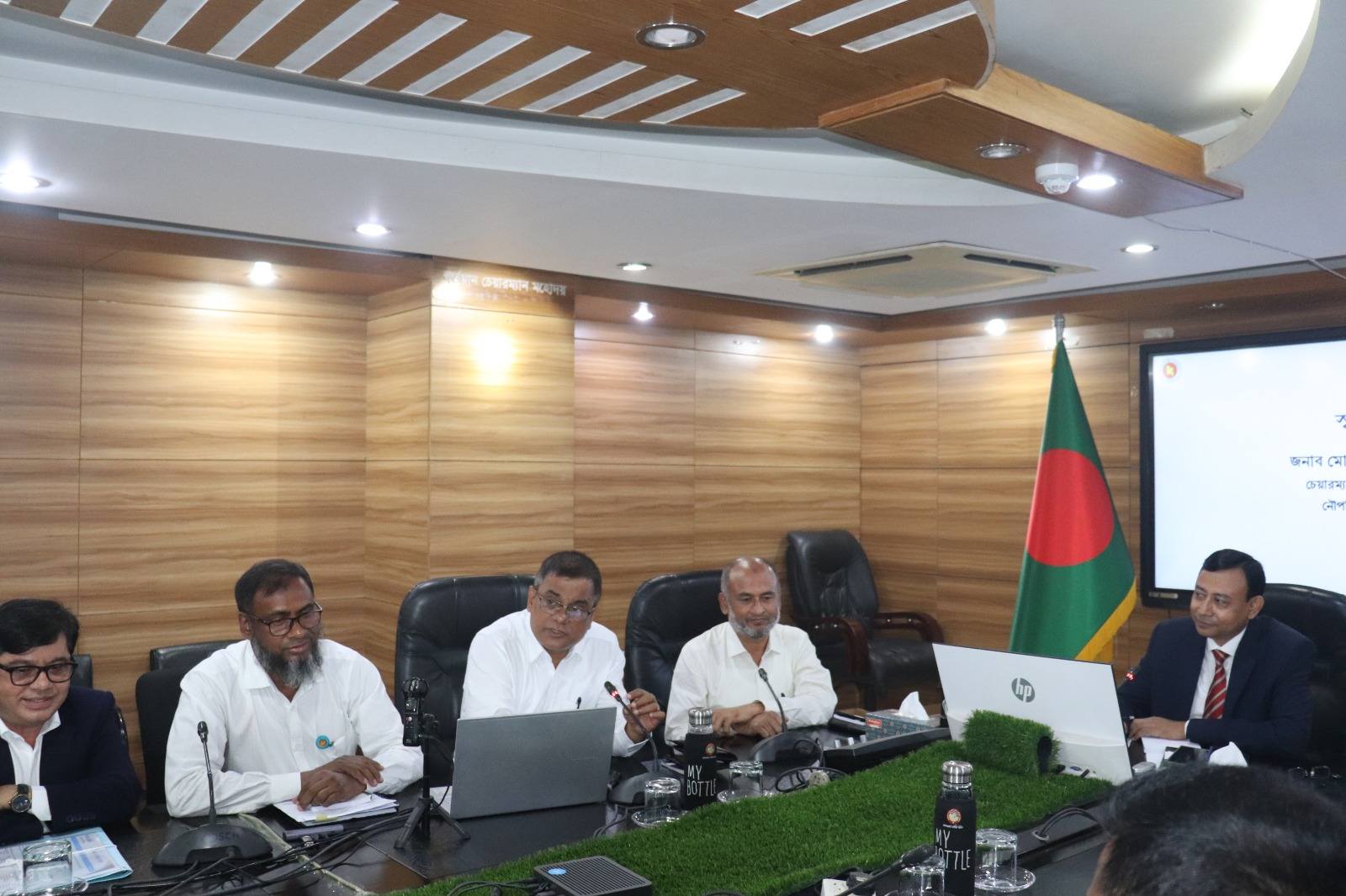 বিআইডব্লিউটিএ-এর নবনিযুক্ত চেয়ারম্যান জনাব মোঃ মুহিদুল ইসলাম ও বিভাগীয় প্রধানগণের মধ্যে পরিচিতিমূলক সবা অনুষ্ঠিত।