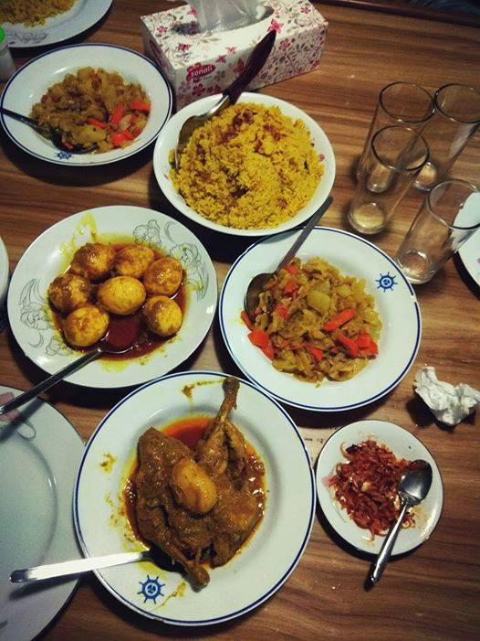জাহাজে খাবার আইটেম
