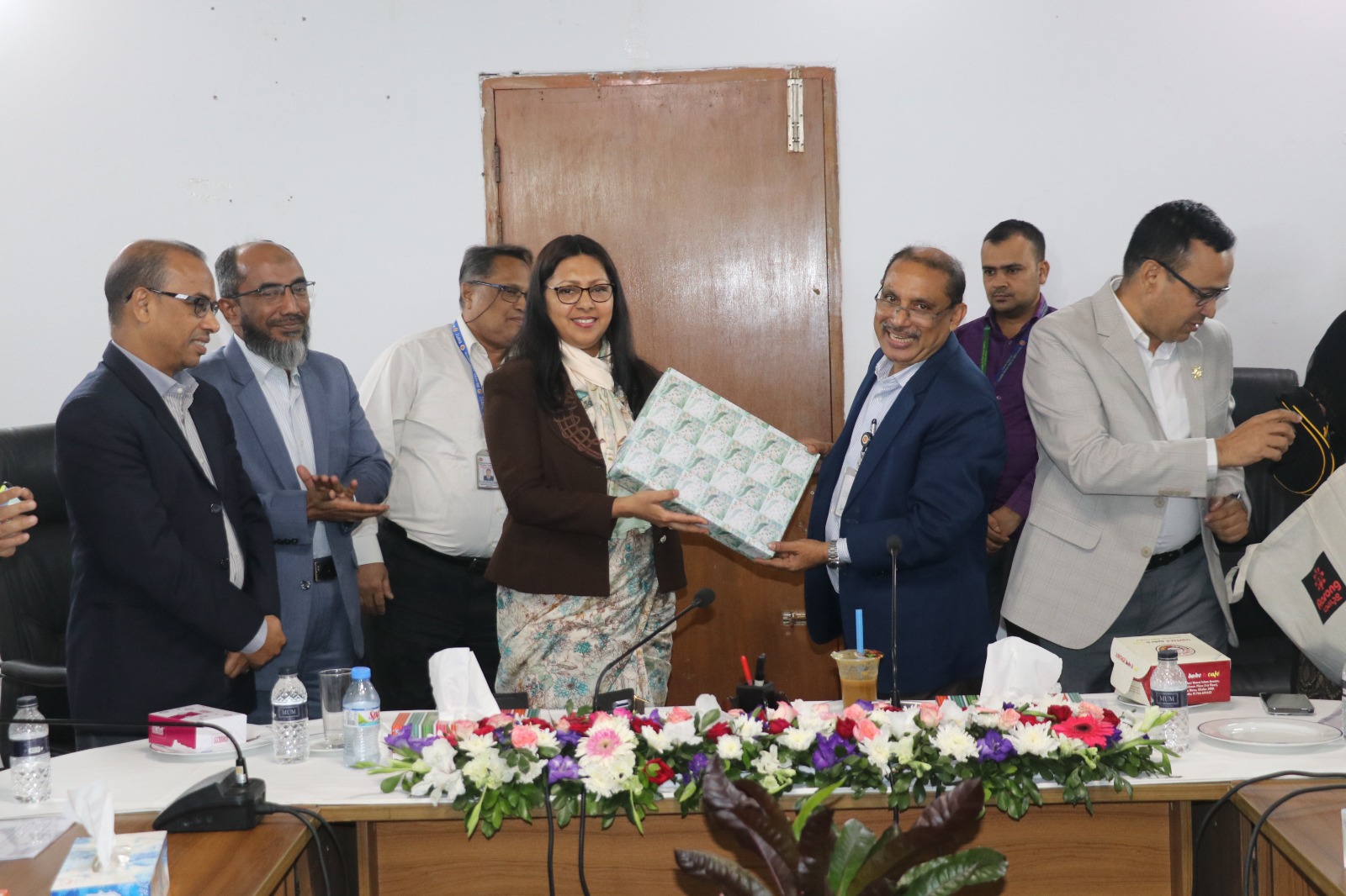 নৌপরিবহন মন্ত্রণালয়ের সচিব ড. নূরুন্নাহার চৌধুরী গত ২৪ নভেম্বর২০২৫ বিআইডব্লিউটিসি'র প্রধান কার্যালয় পরিদর্শন ও মতবিনিময় সভা করেন। উক্ত সভায় সংস্থার সম্মানিত চেয়ারম্যান জনাব মোঃ সলিম উল্লাহ মহোদয়,সকল পরিচালকবৃন্দ,বিভিন্ন বিভাগের কর্মকর্তা-কর্মচারীগণ ও বিআইডব্লিউটিসি'র এমপ্লয়ীজ ইউনিয়নের নেতৃবৃন্দ উপস্থিত ছিলেন।
