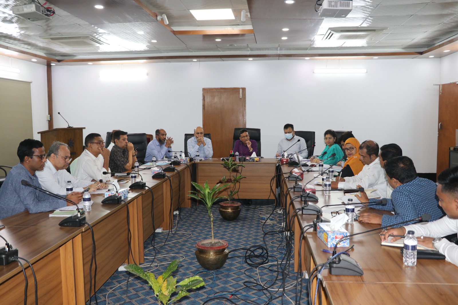 ২৮ আগস্ট ২০২৪ বিআইডব্লিউটিসির সম্মেলন কক্ষে চেয়ারম্যান ড. এ কে এম মতিউর রহমানের সভাপতিত্বে মাসিক সমন্বয় সভা অনুষ্ঠিত হয়। সভায় পরিচালক বৃন্দ, মহা ব্যবস্থাপক বৃন্দ ও বিভাগীয় প্রধান ও ইউনিট প্রধান সহ সংশ্লিষ্ট কর্মকর্তাগণ উপস্থিত ছিলেন এছাড়াও জুম অ্যাপে যুক্ত হন বিআইডব্লিউটিসির চট্টগ্রাম ও বরিশাল আঞ্চলিক কার্যালয়,আরিচা ও ভোলা সেক্টরের দায়িত্বপ্রাপ্ত কর্মকর্তাগণ।