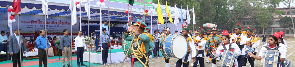 প্রধান অতিথি জনাব মো জিল্লুর রহমান চৌধুরি, বিভাগীয় কমিশনার, খুলনা কর্তৃক মার্চ পাস্টে সালাম গ্রহণ