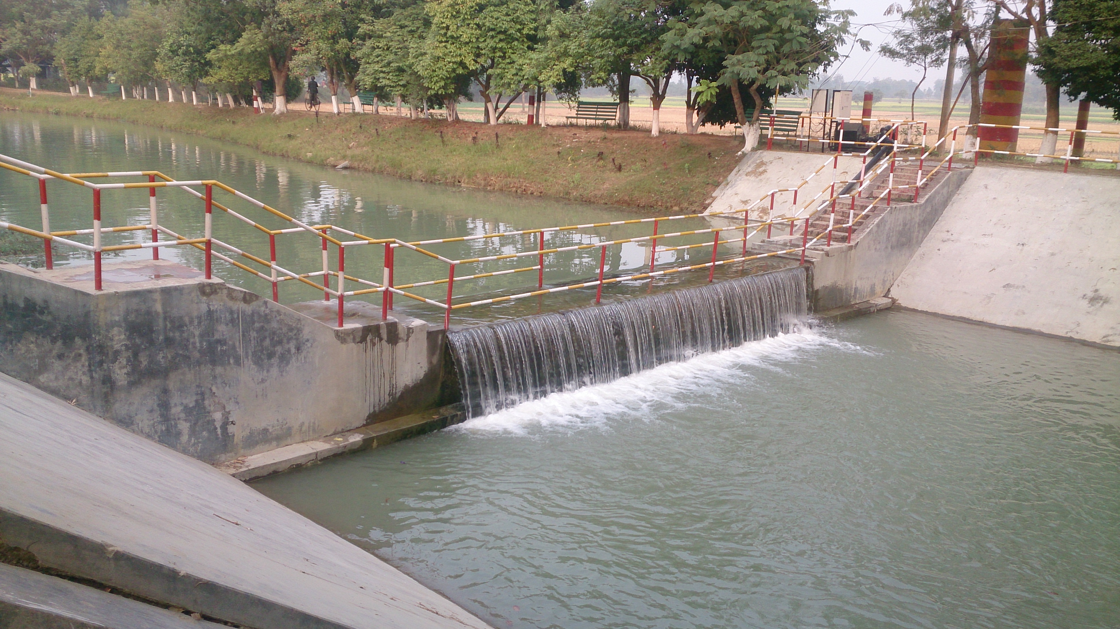 ক্রসড্যামের ছবি
